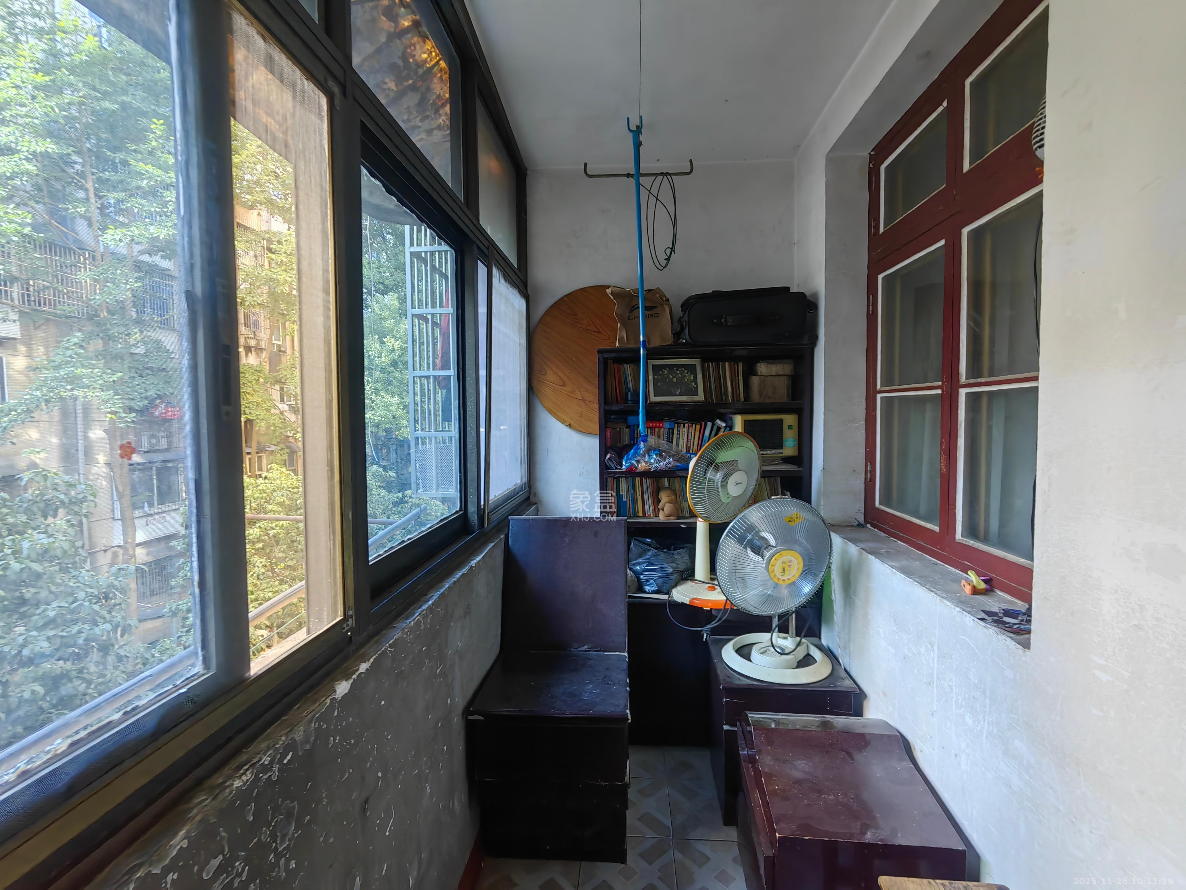 汽制宿舍 2室2厅1卫 1100.0元/月 汽制宿舍 2室2厅1卫 1100.0元/月室内图