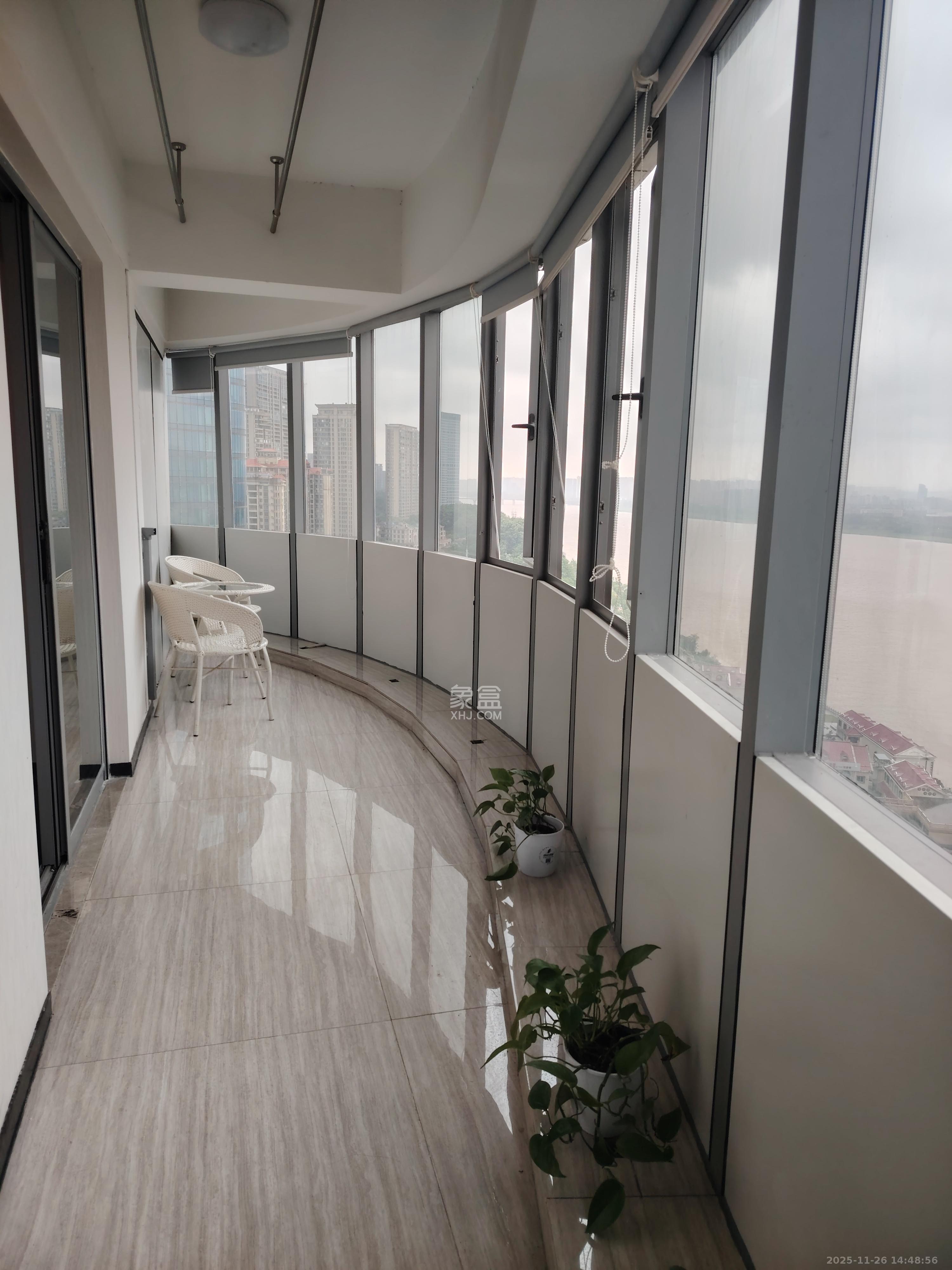 保利国际广场  1室2厅1卫    6000.0元/月室内图