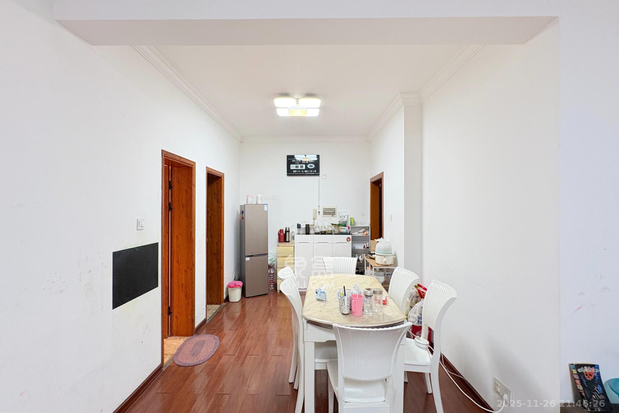 雍景园 2室2厅1卫 75.0万 雍景园 2室2厅1卫 75.0万客厅