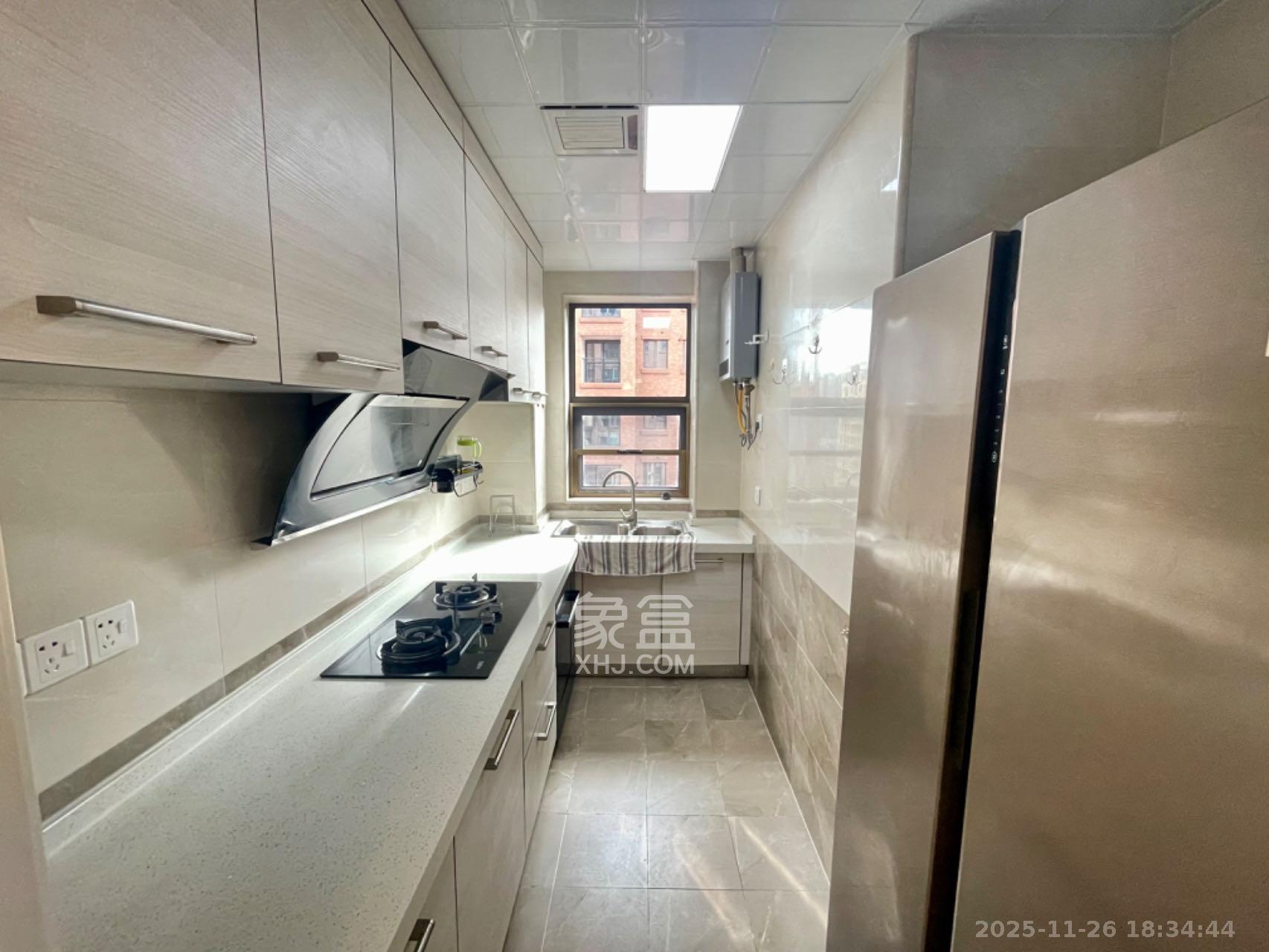 润屋美院 4室2厅2卫 3700.0元/月 润屋美院 4室2厅2卫 3700.0元/月室内图