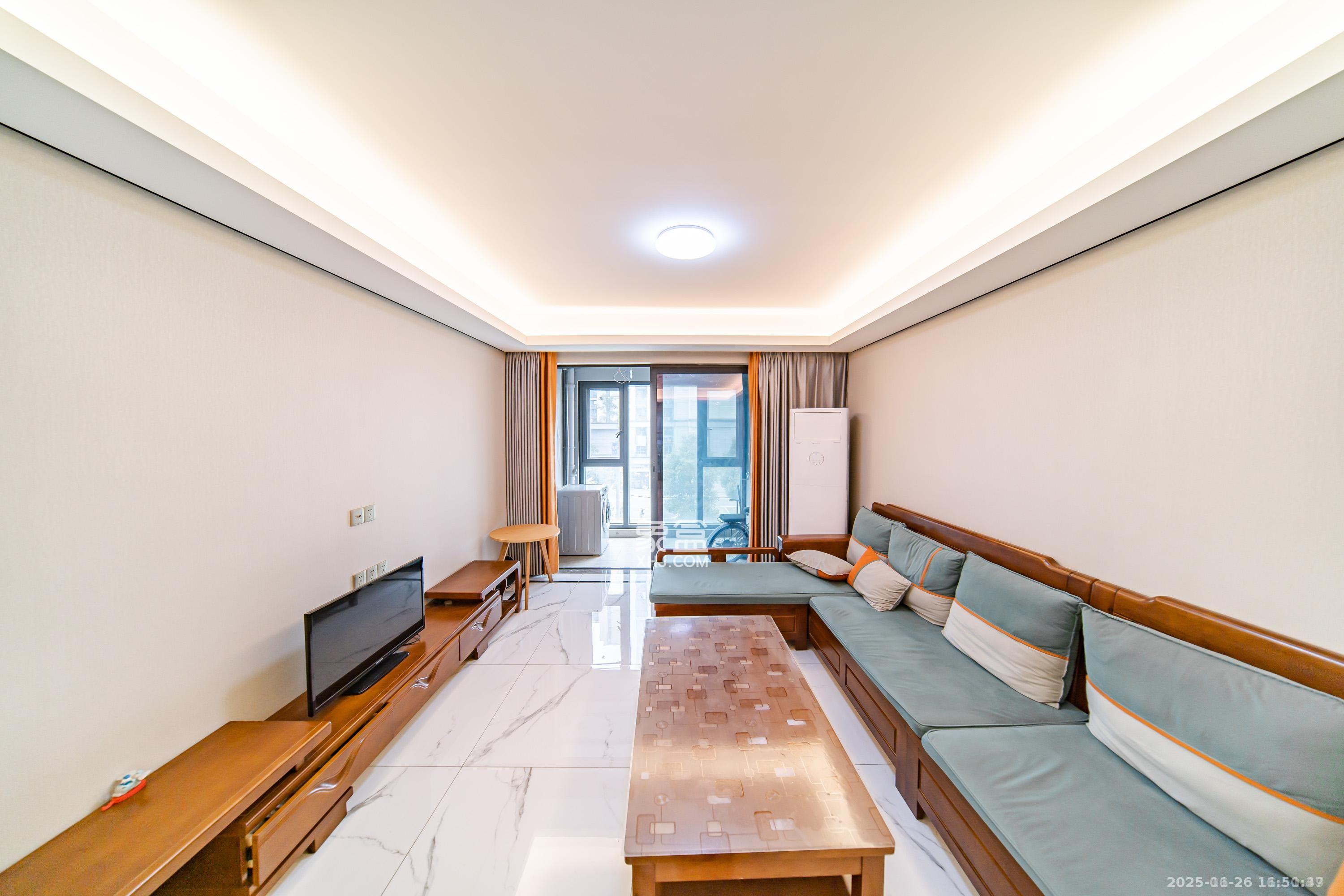 中海阅麓山一期  3室2厅2卫    3300.0元/月