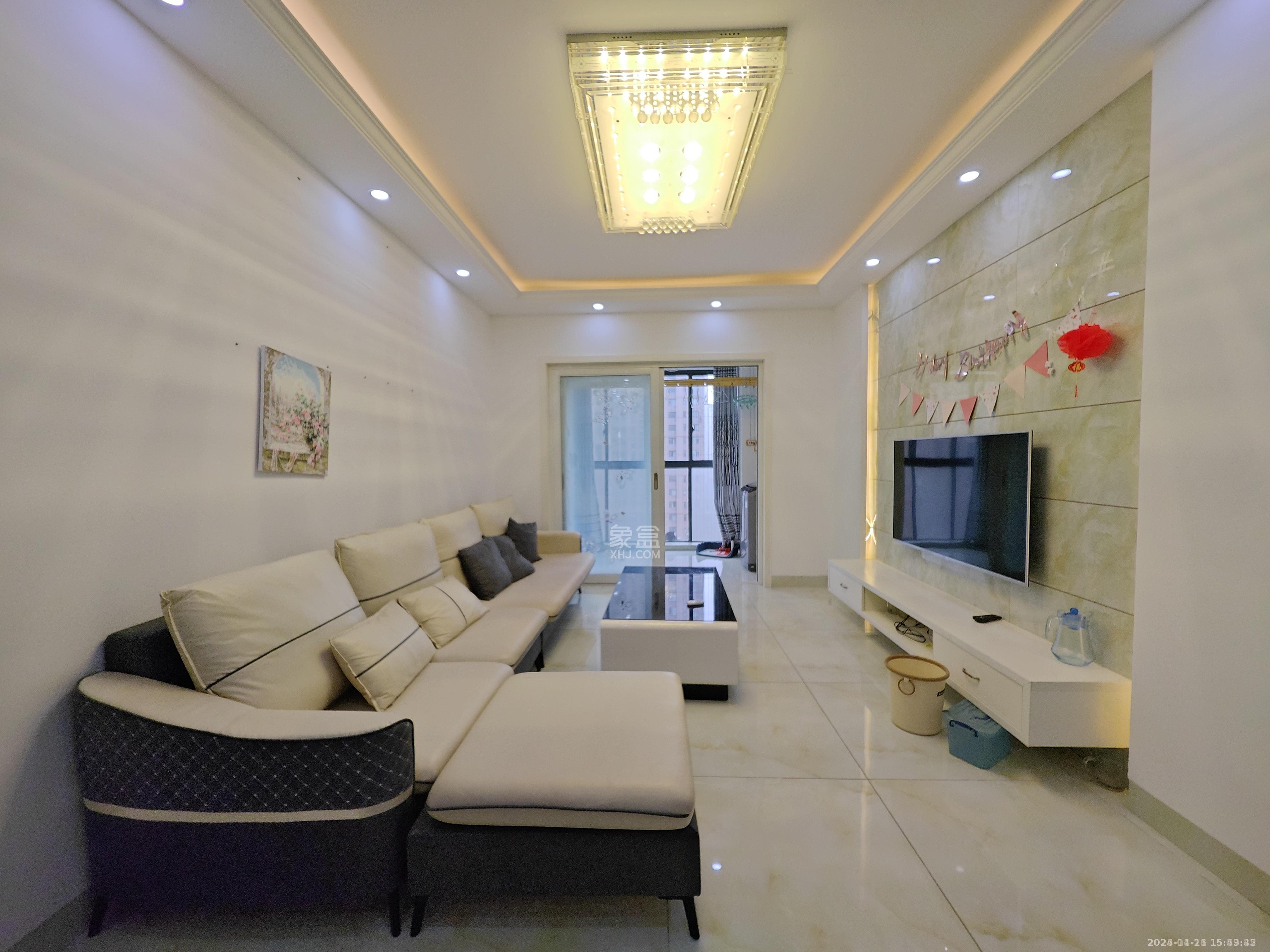 湘银星城  3室2厅1卫    2300.0元/月