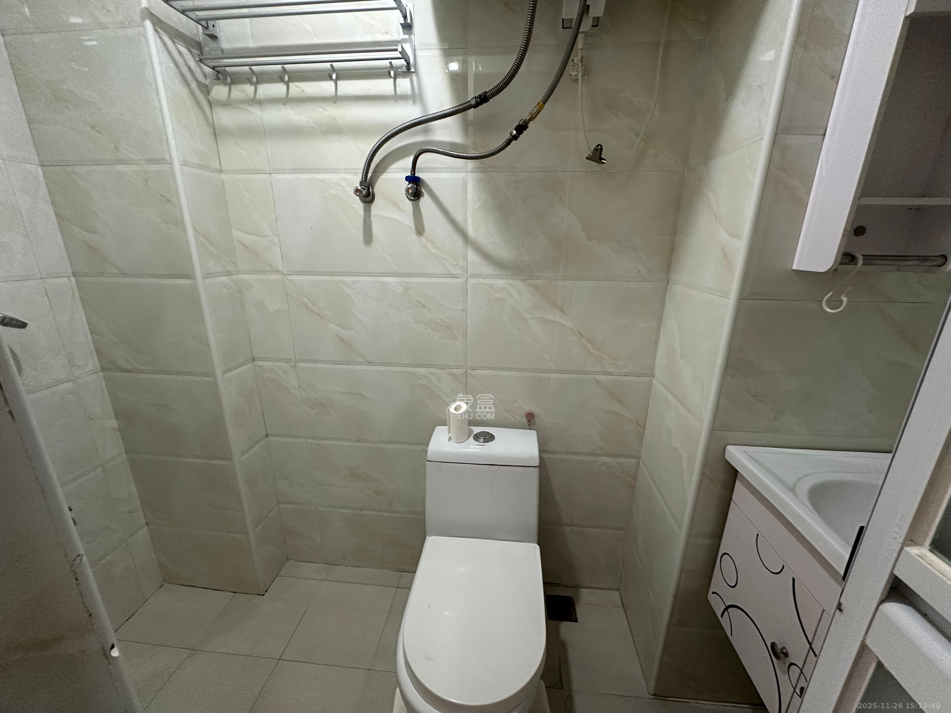 绿地中央广场 1室1厅1卫 1500.0元/月 绿地中央广场 1室1厅1卫 1500.0元/月室内图