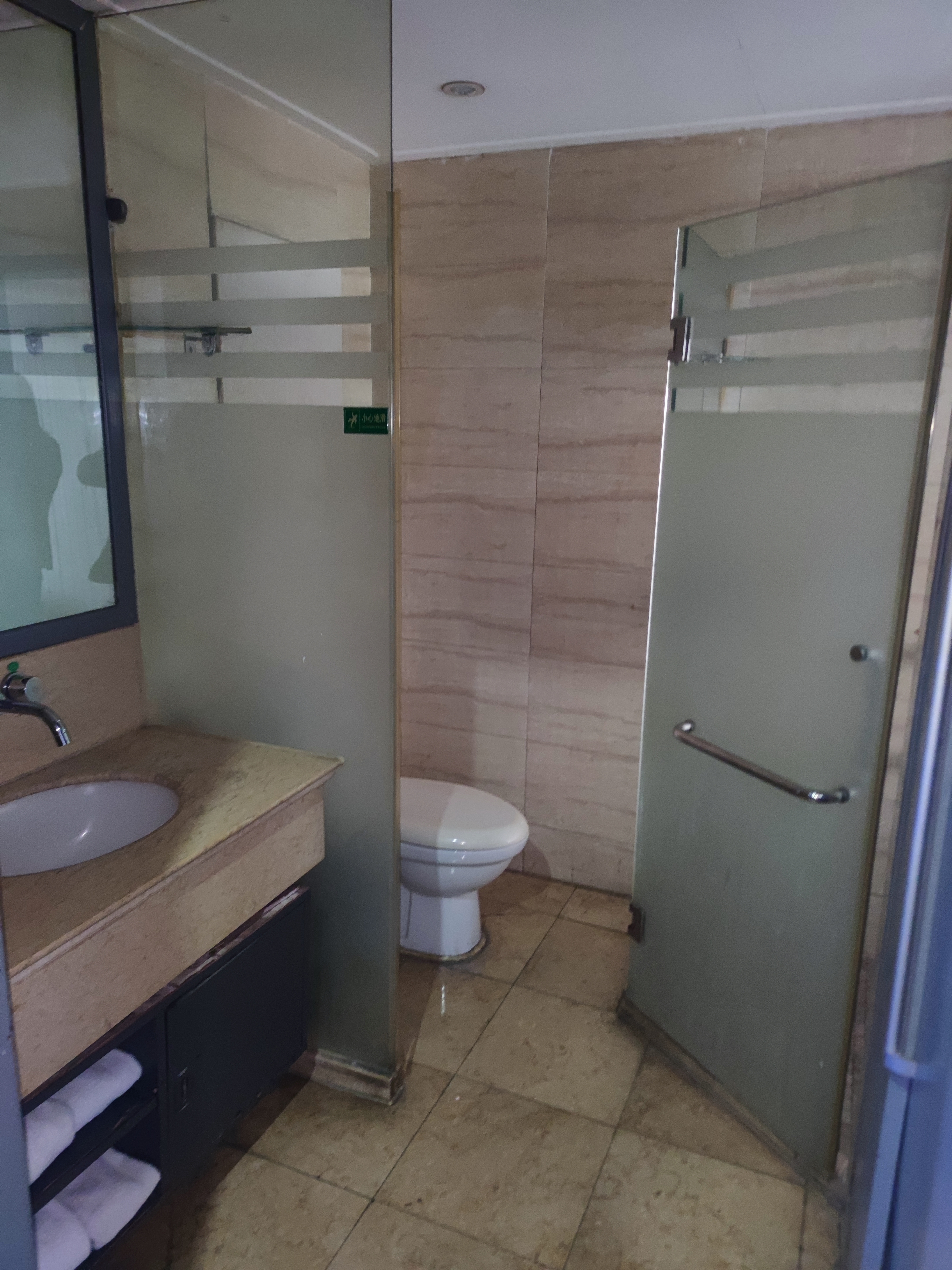 鹏泰国际  1室1厅1卫    700.0元/月室内图