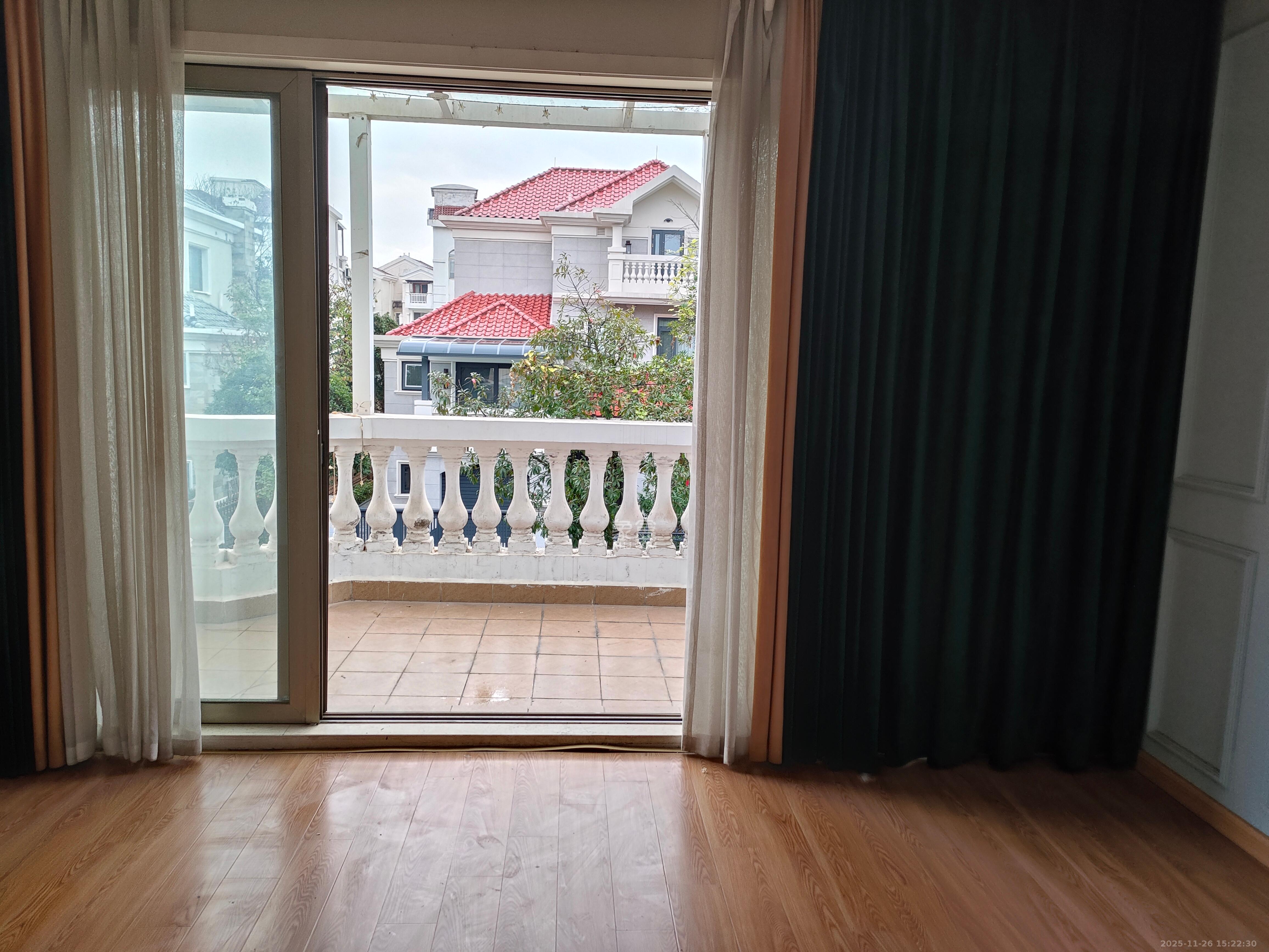 碧桂园威尼斯城 5室2厅3卫 5800.0元/月 碧桂园威尼斯城 5室2厅3卫 5800.0元/月室内图