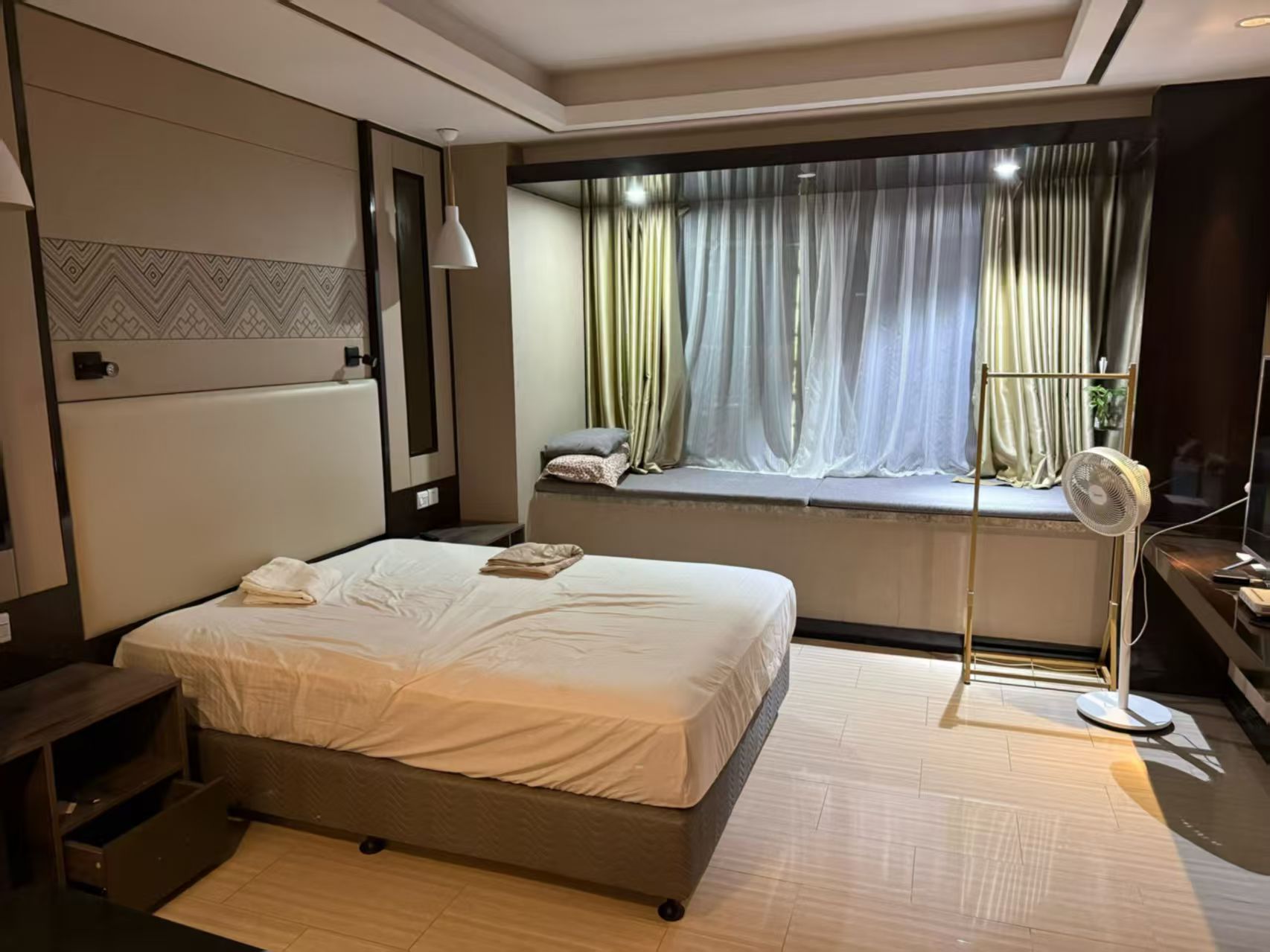 海航国际广场 1室0厅1卫 2200.0元/月 海航国际广场 1室0厅1卫 2200.0元/月室内图