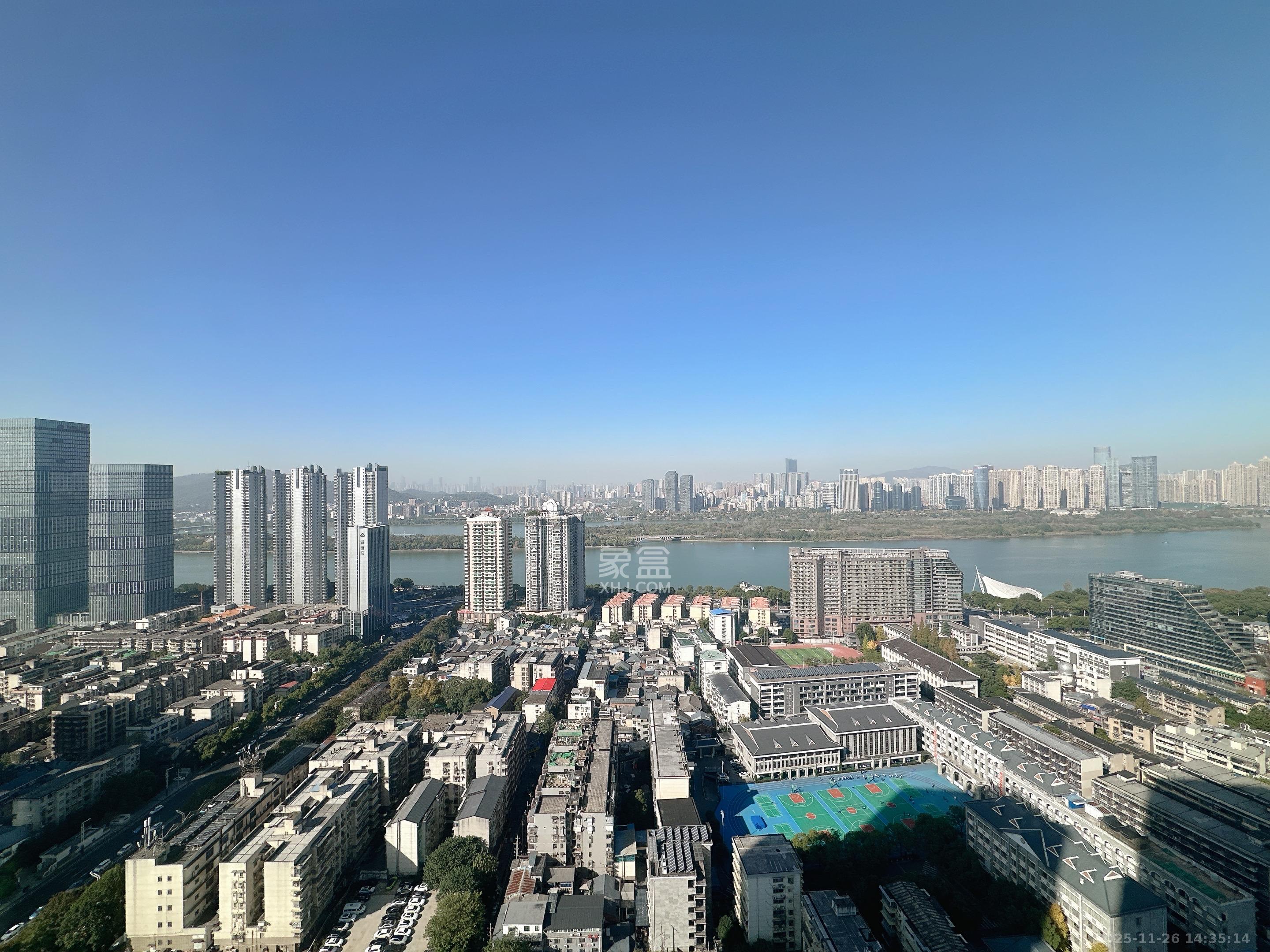 华润置地中心 1室1厅1卫 2500.0元/月 华润置地中心 1室1厅1卫 2500.0元/月室内图