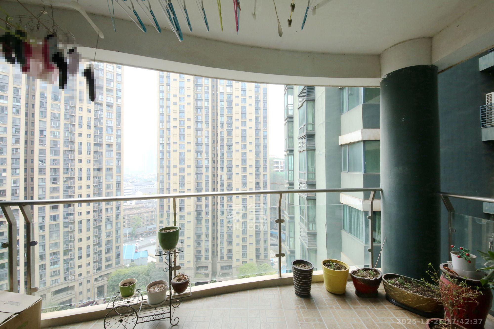 华盛新外滩  2室2厅1卫    3200.0元/月室内图