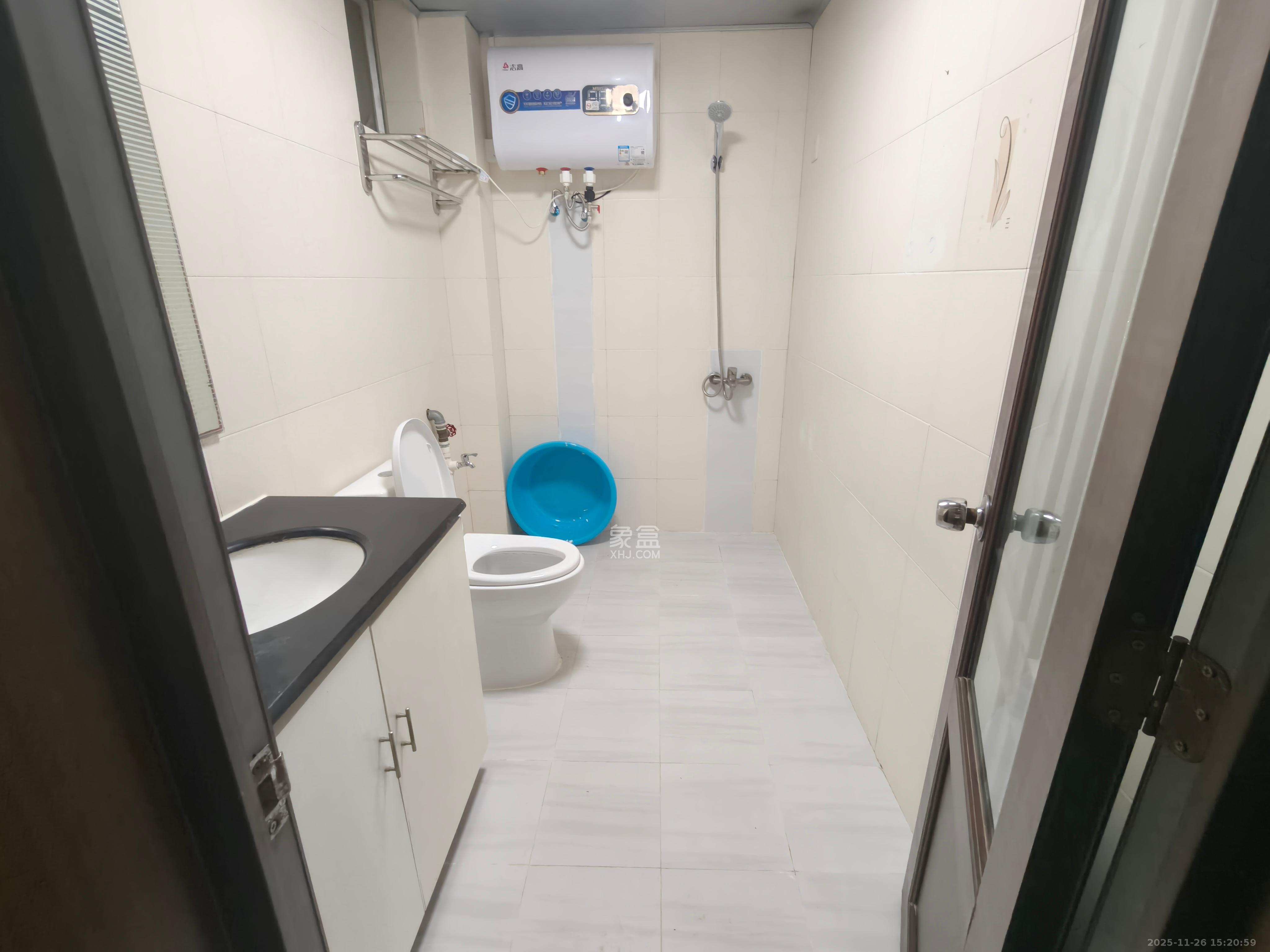 新星小区 3室2厅2卫 2000.0元/月 新星小区 3室2厅2卫 2000.0元/月室内图