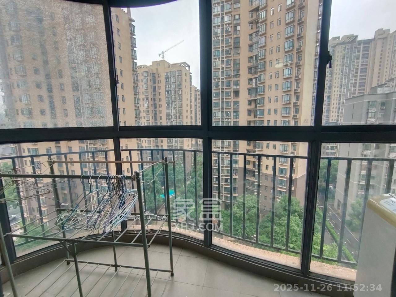 泊爱蓝湾 2室1厅1卫 2400.0元/月 泊爱蓝湾 2室1厅1卫 2400.0元/月室内图