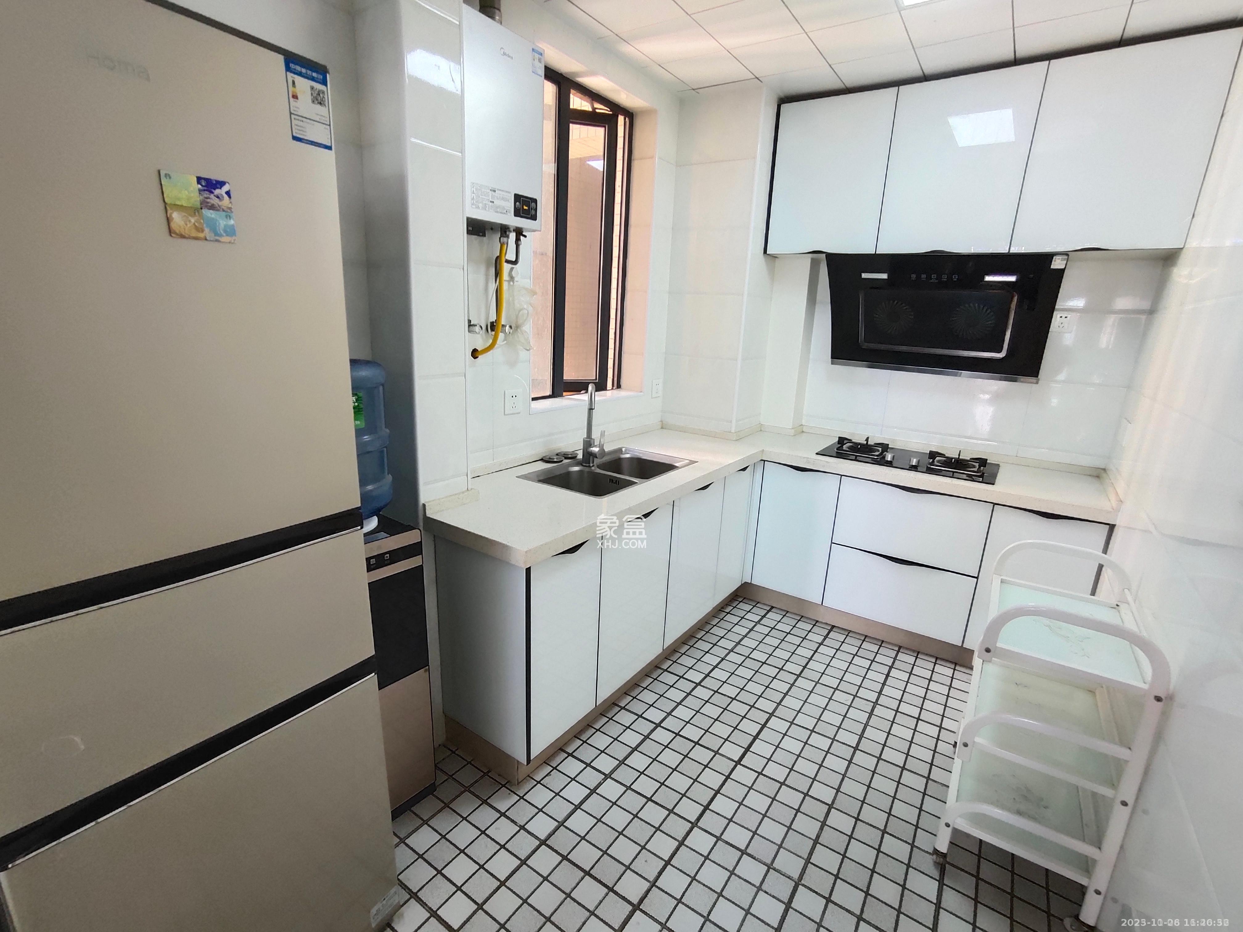 兰亭湾畔 3室2厅1卫 2700.0元/月 兰亭湾畔 3室2厅1卫 2700.0元/月室内图