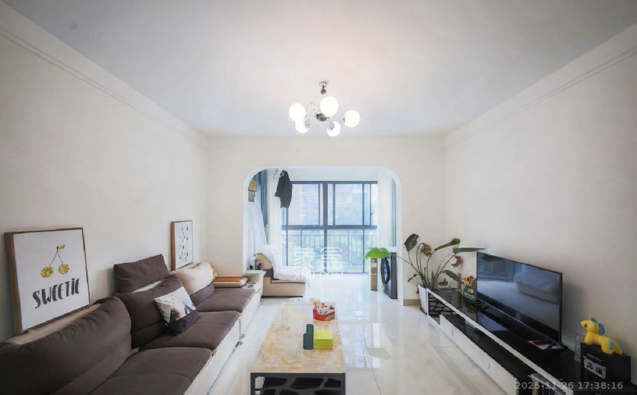 中南红领邦（红星嘉和苑）  1室2厅1卫    2500.0元/月