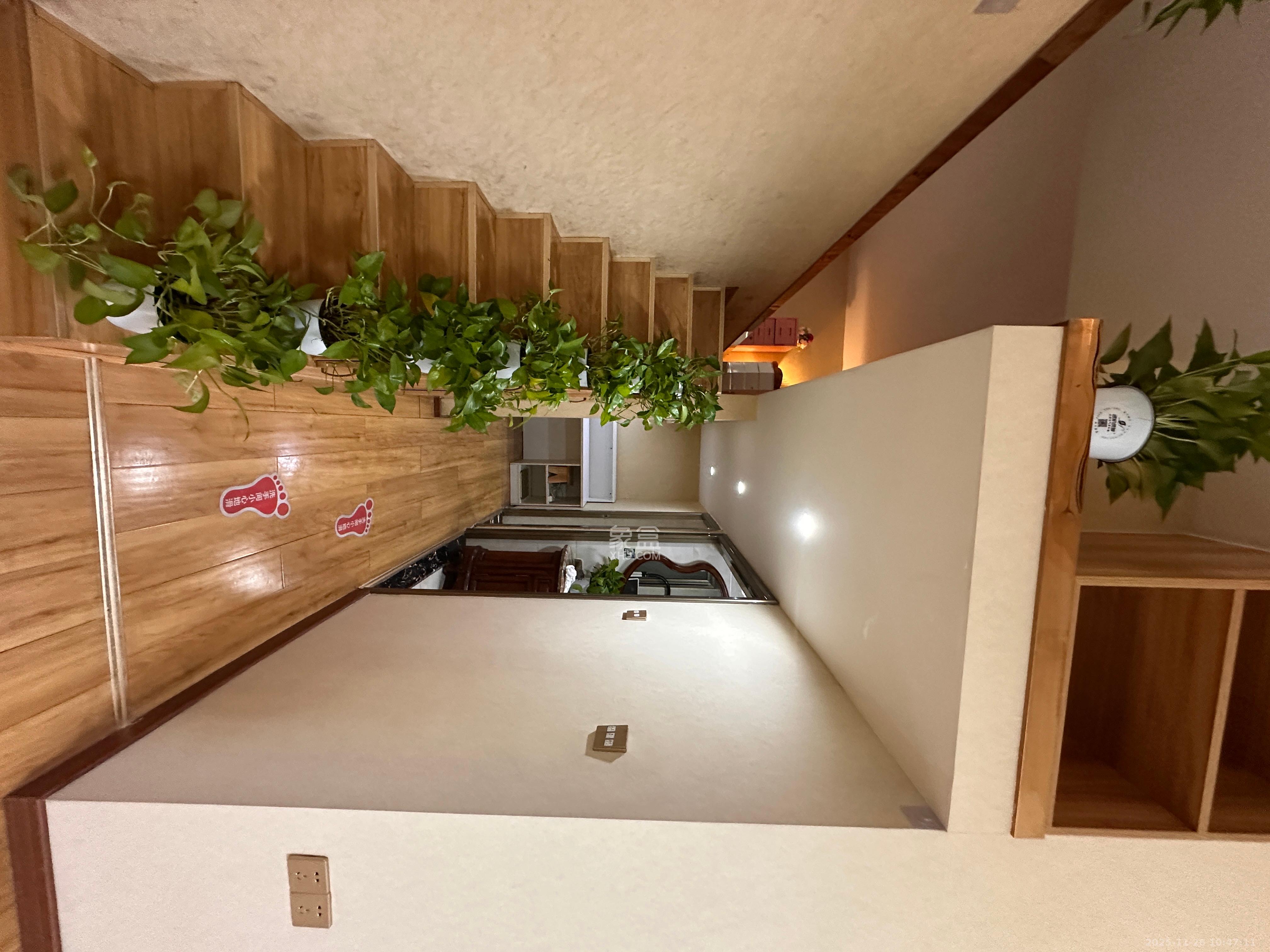 荣悦台 1室0厅0卫 3800.0元/月 荣悦台 1室0厅0卫 3800.0元/月室内图