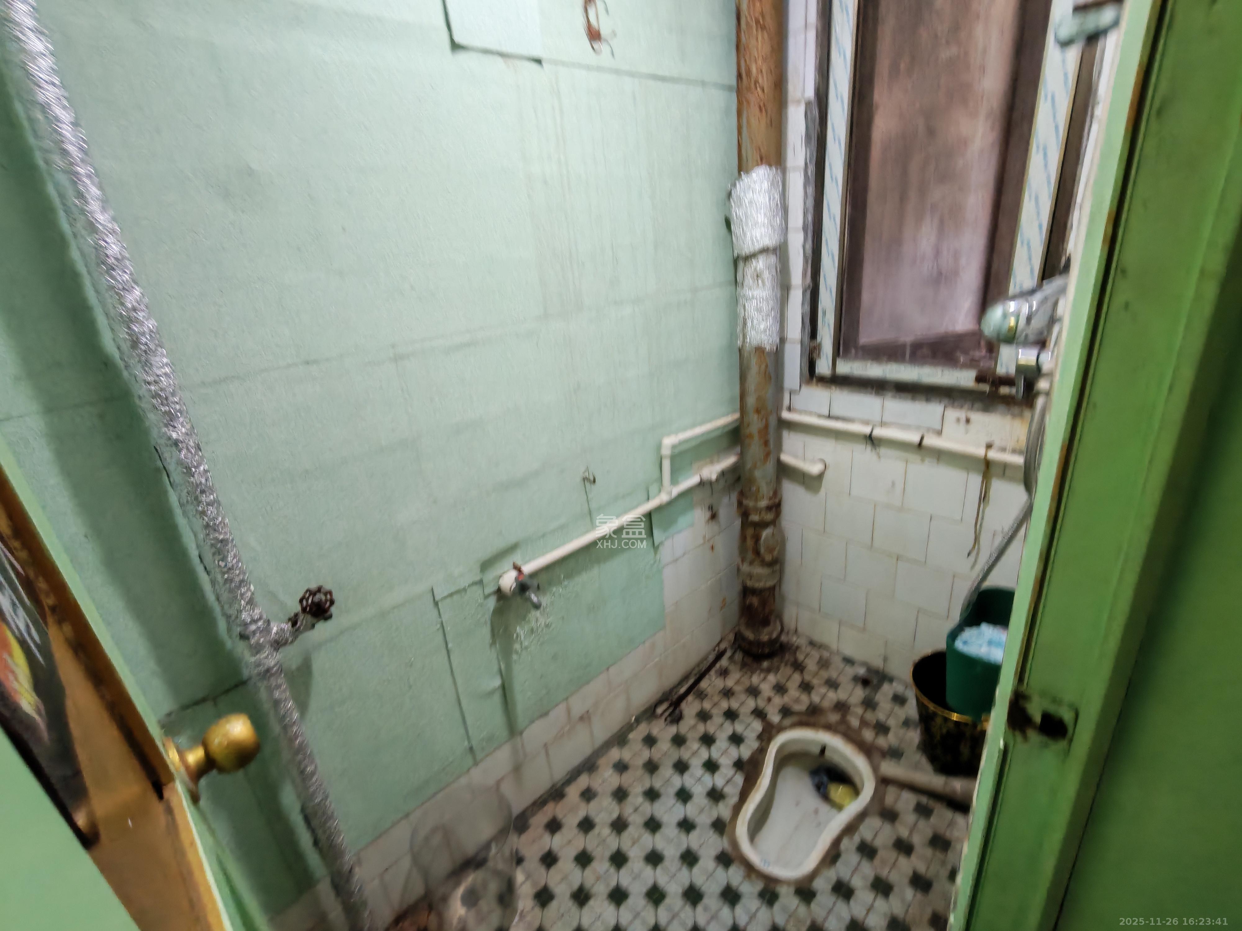 仰天湖1、2村  3室1厅1卫    1800.0元/月室内图