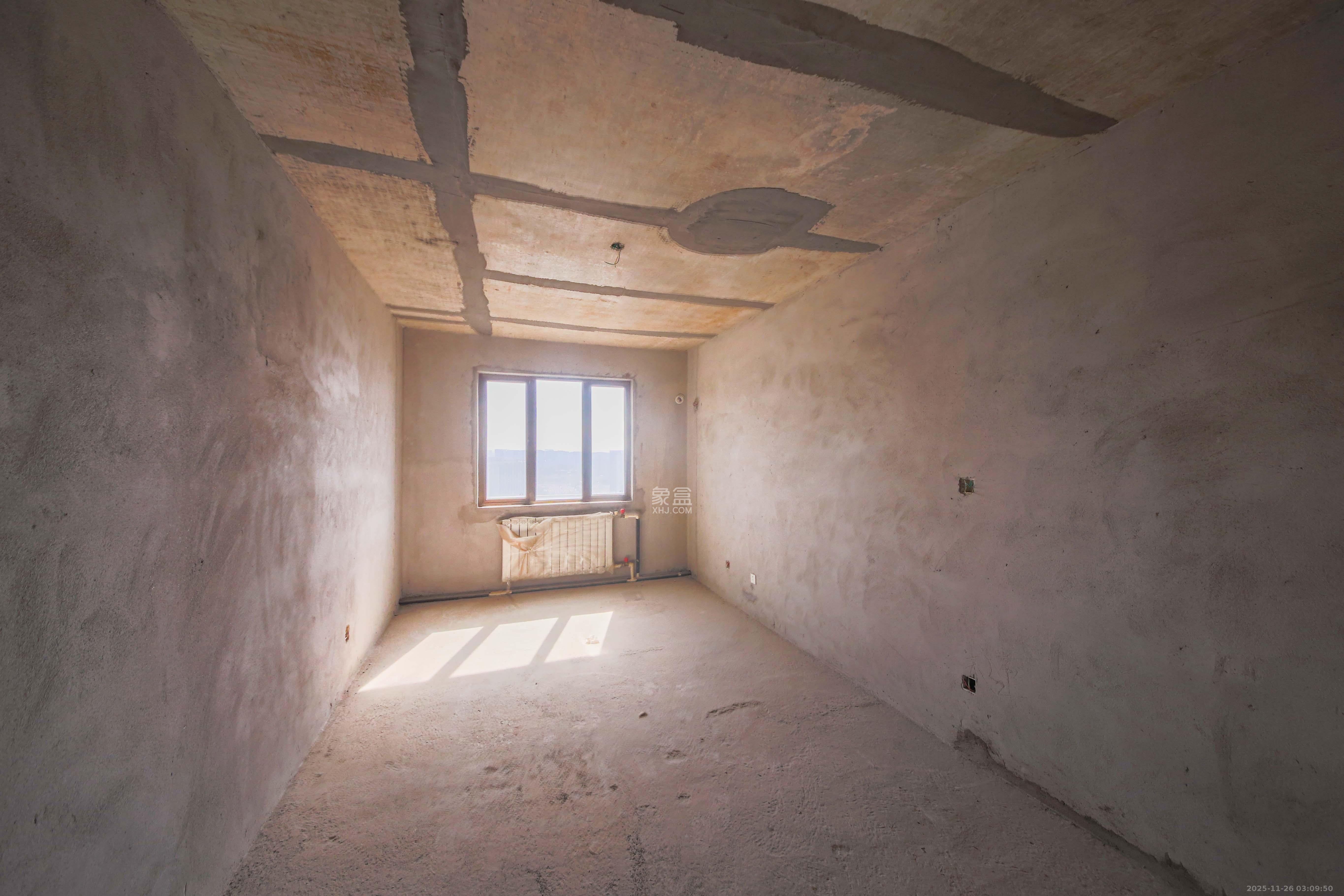 和馨佳园  4室2厅2卫    150.0万卧室