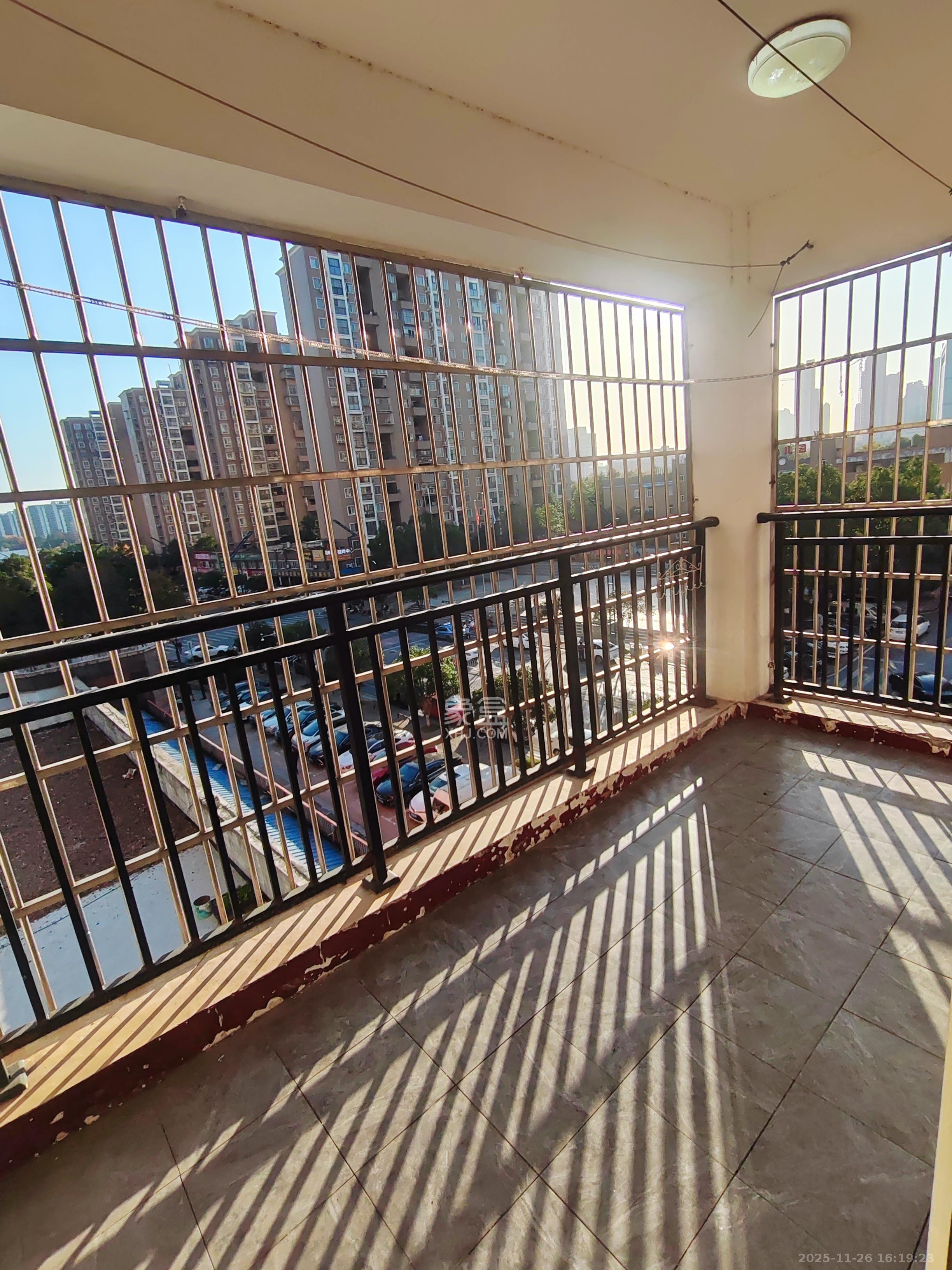 和馨园  4室2厅2卫    2800.0元/月室内图