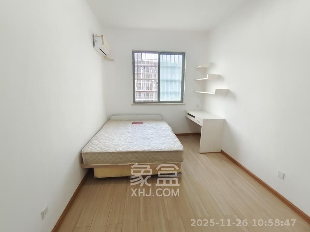 阳光100二期 2室2厅1卫 2200.0元/月 阳光100二期 2室2厅1卫 2200.0元/月室内图