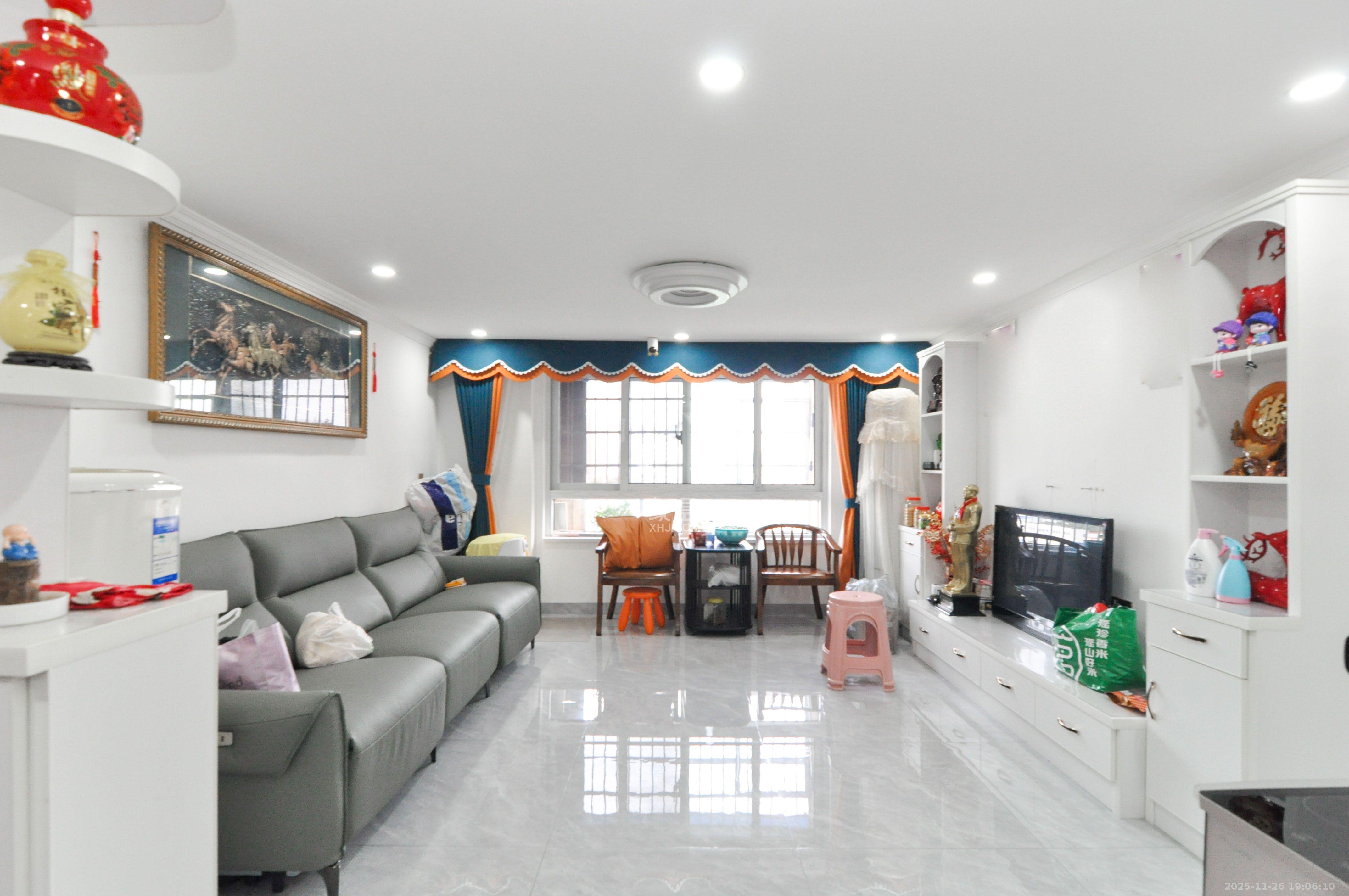 振业城三期  2室1厅1卫    2600.0元/月