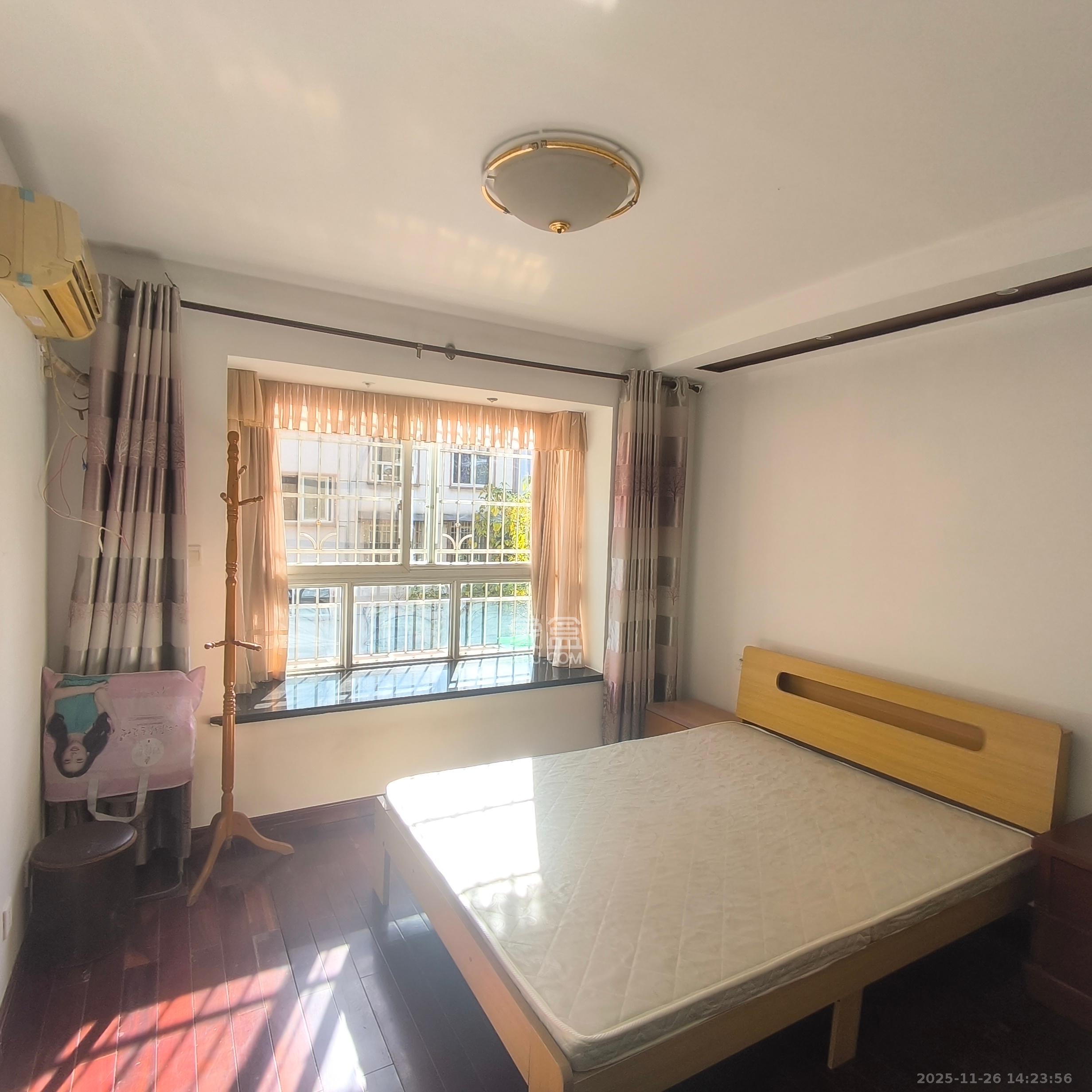 老灯泡厂宿舍（啤酒厂宿舍）  1室1厅1卫    1350.0元/月室内图