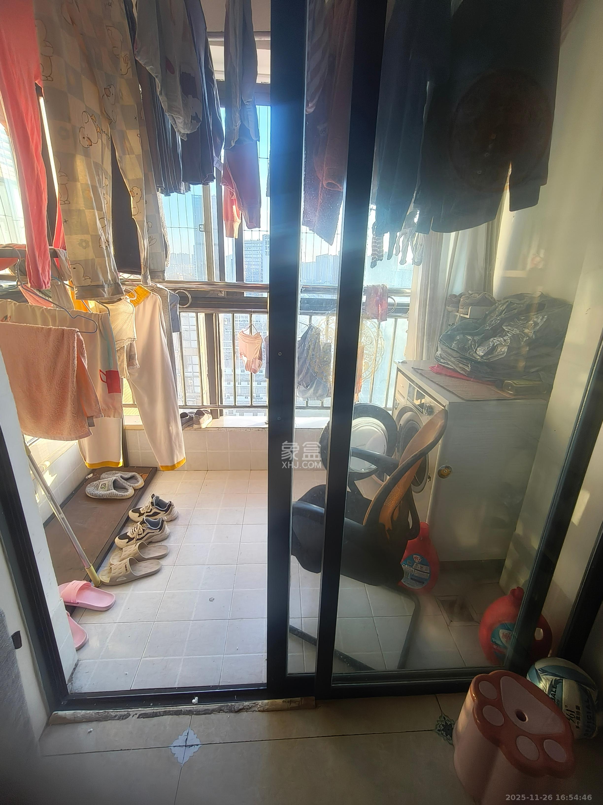 锦湘国际星城三期(锦绣苑) 3室2厅2卫 2700.0元/月 锦湘国际星城三期(锦绣苑) 3室2厅2卫 2700.0元/月室内图