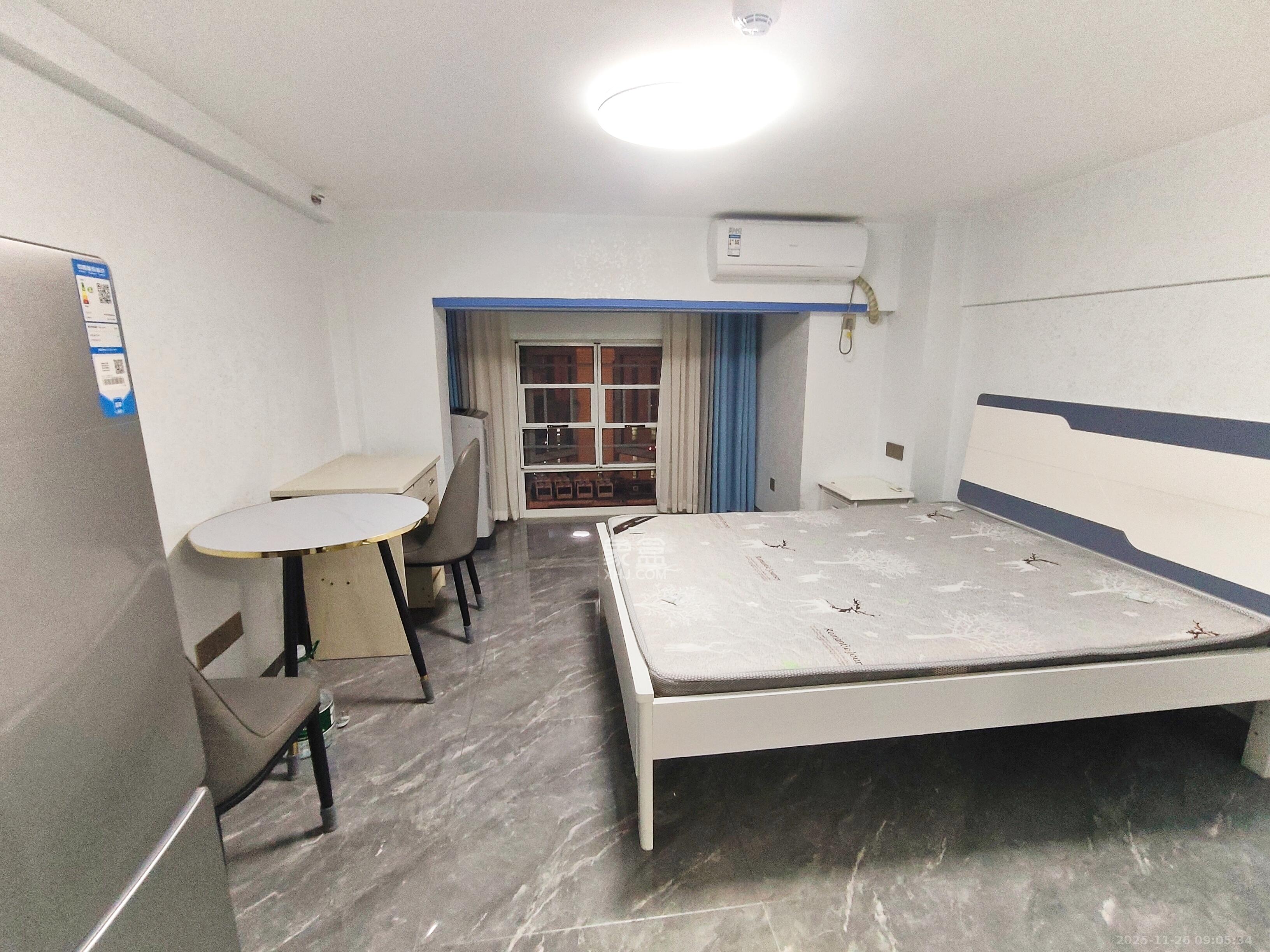 金地中交麓谷香颂(金地中交雅苑)  1室1厅1卫    1300.0元/月