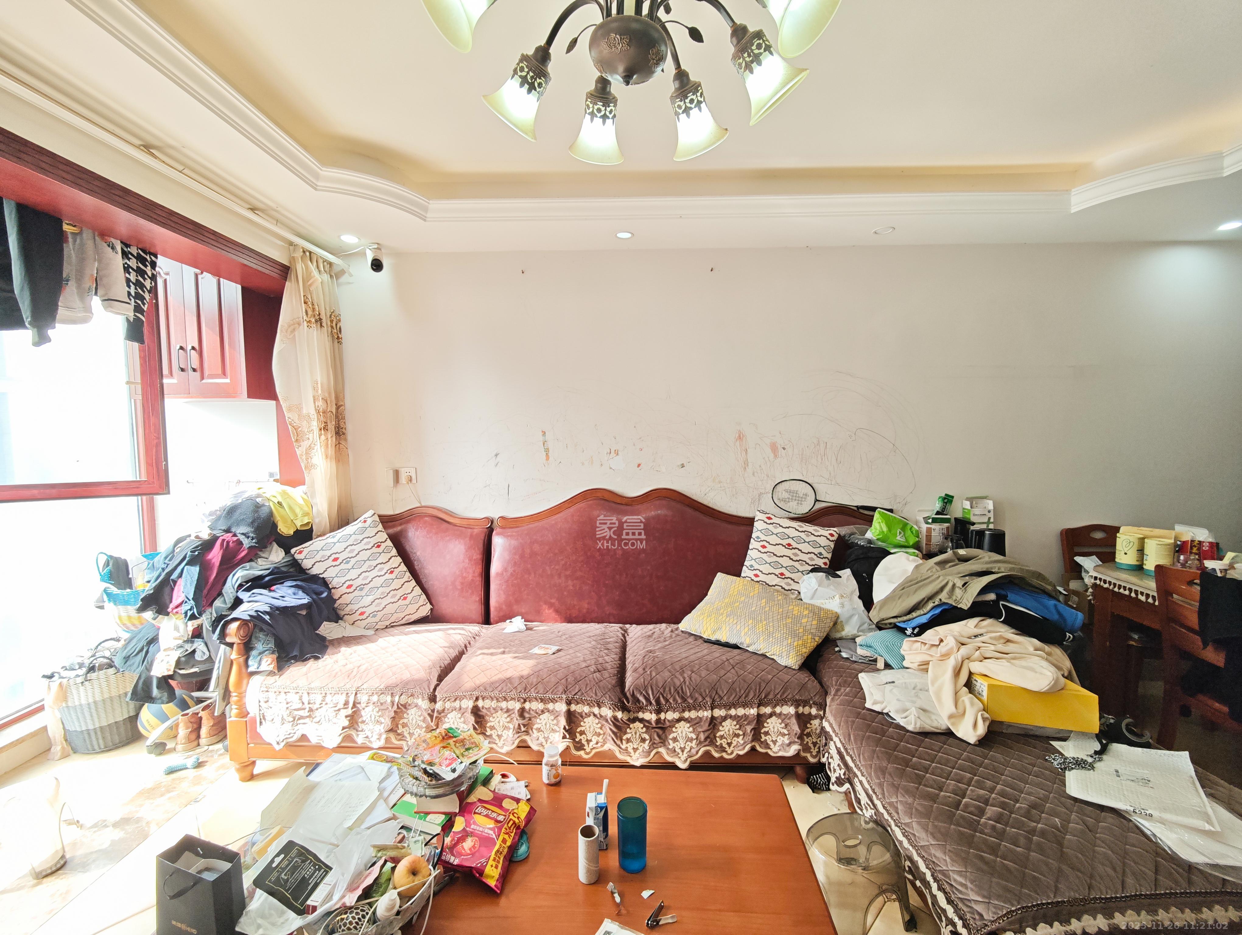 保利城(中航城国际社区、郡原美村) 4室2厅2卫 85.0万 保利城(中航城国际社区、郡原美村) 4室2厅2卫 85.0万客厅