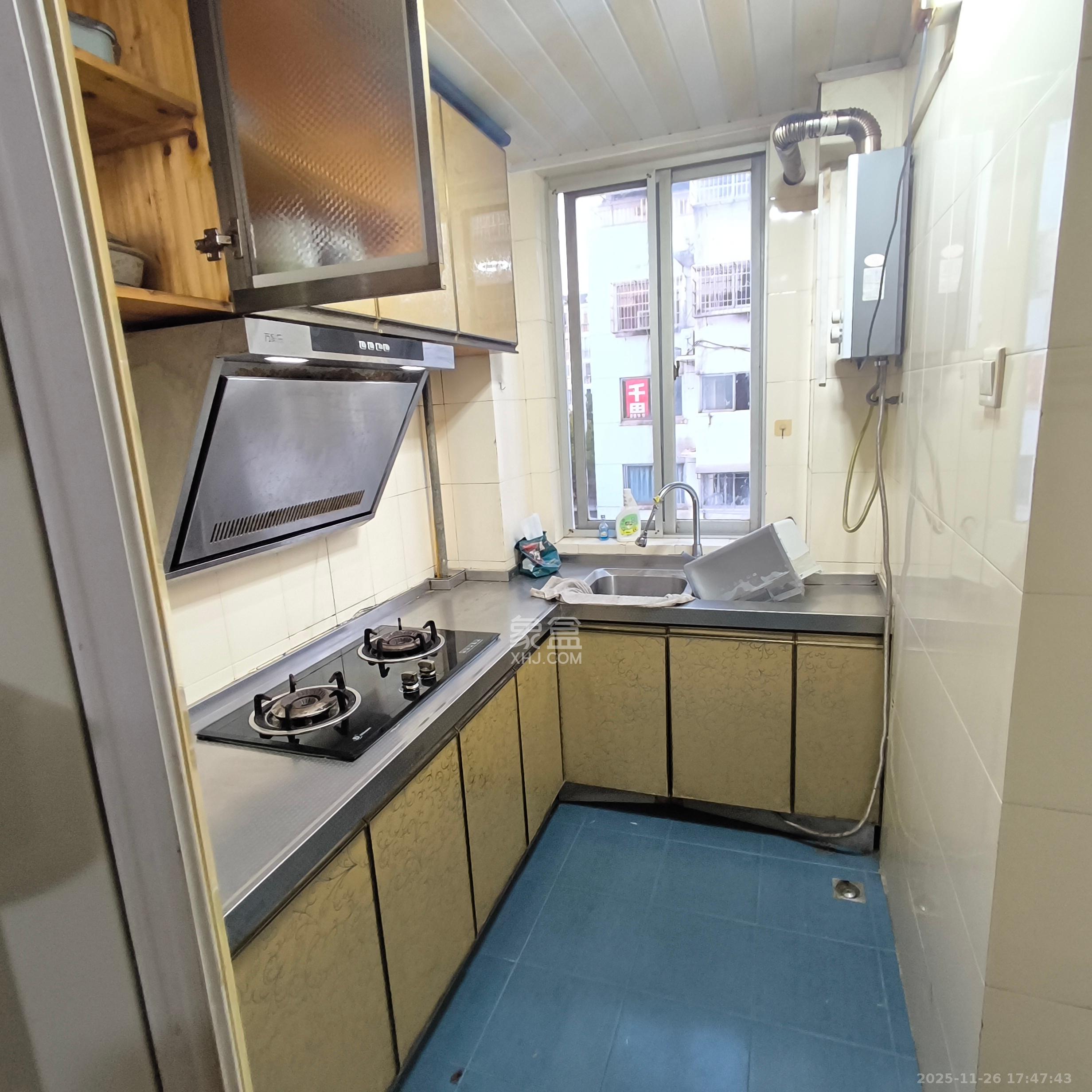 咸嘉新村嘉兴苑  1室2厅1卫    1520.0元/月室内图