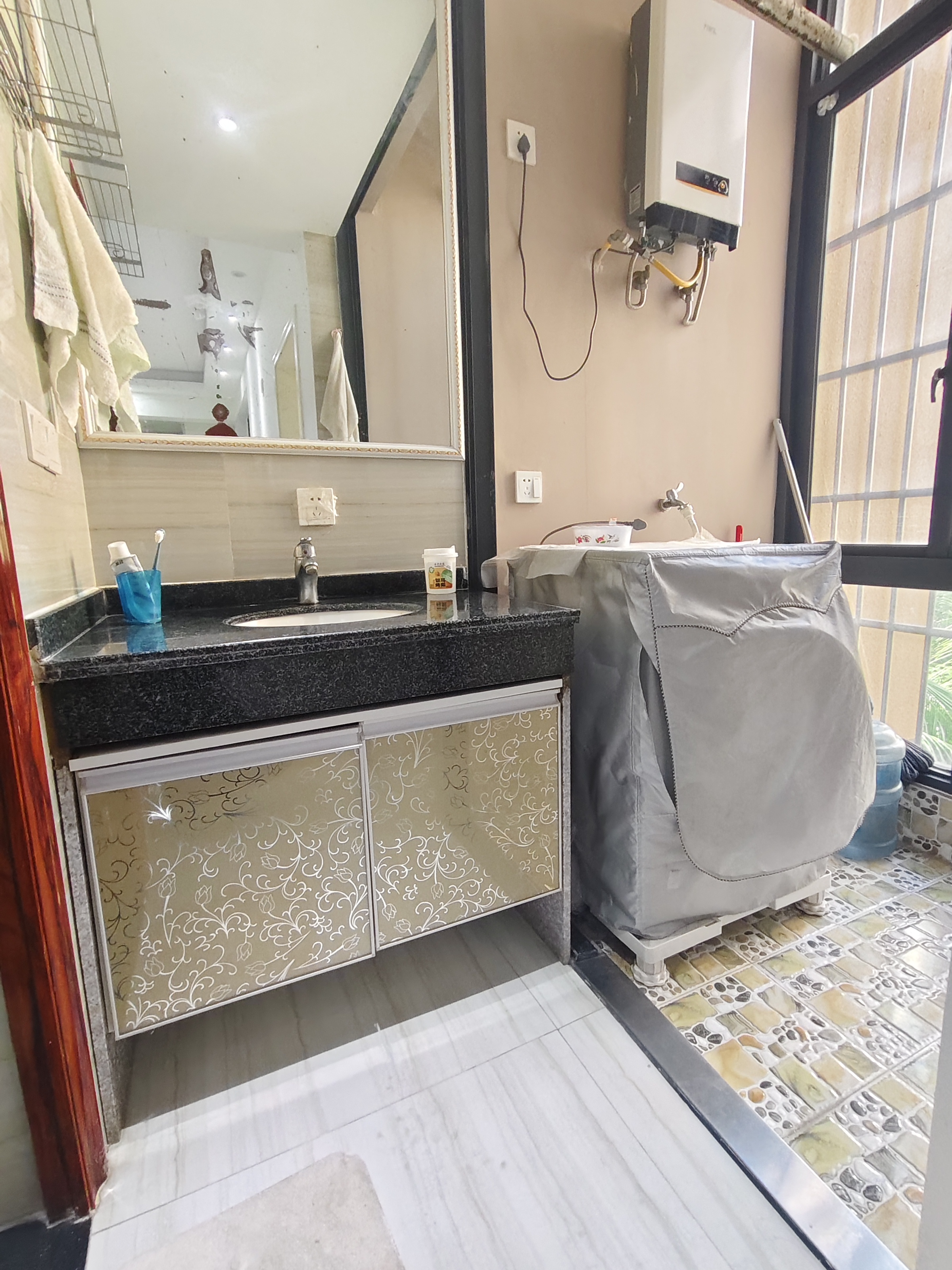 花漾年 2室1厅1卫 2200.0元/月 花漾年 2室1厅1卫 2200.0元/月室内图