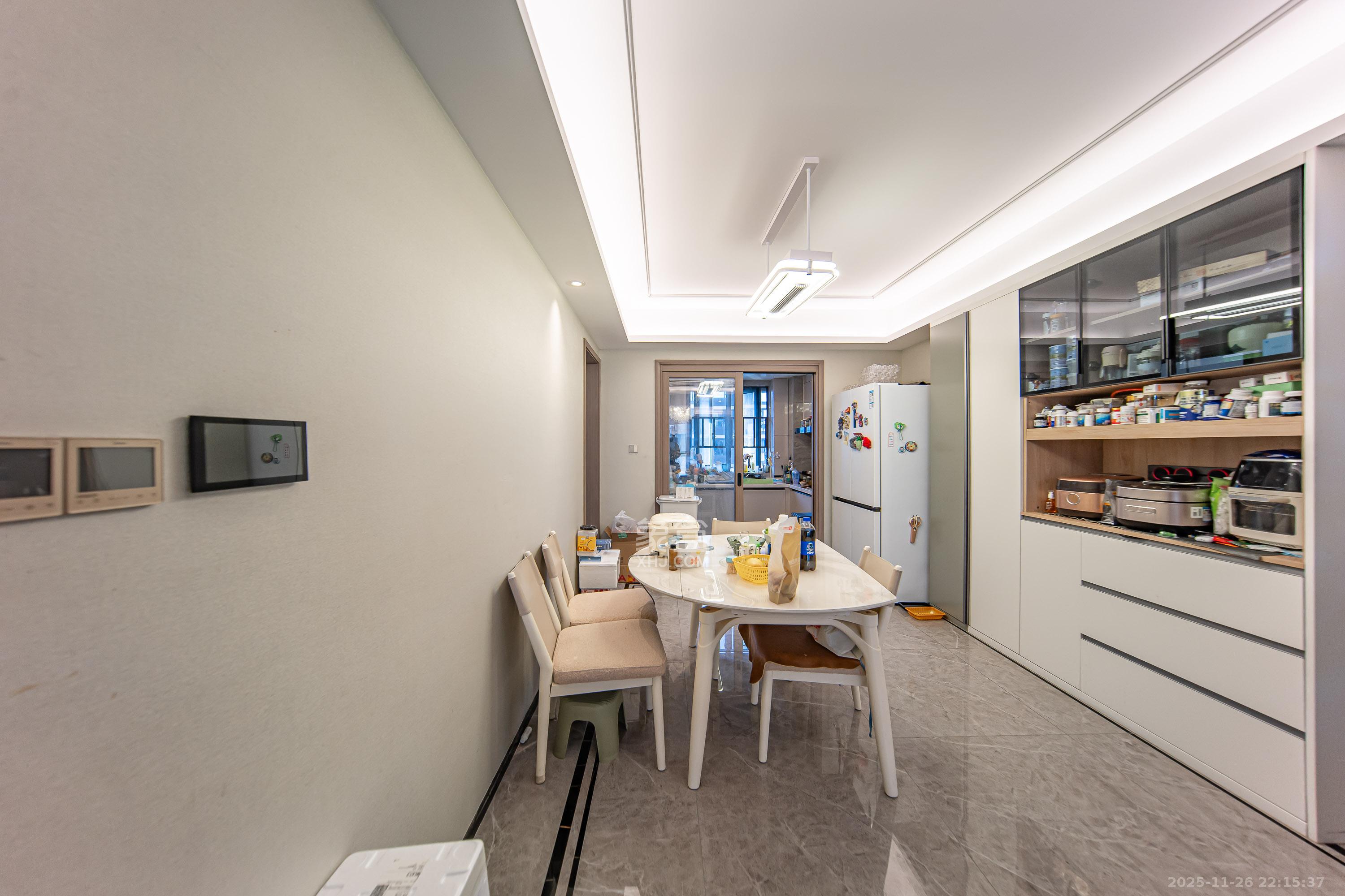 建发电建江山悦 4室2厅2卫 165.0万 建发电建江山悦 4室2厅2卫 165.0万客厅