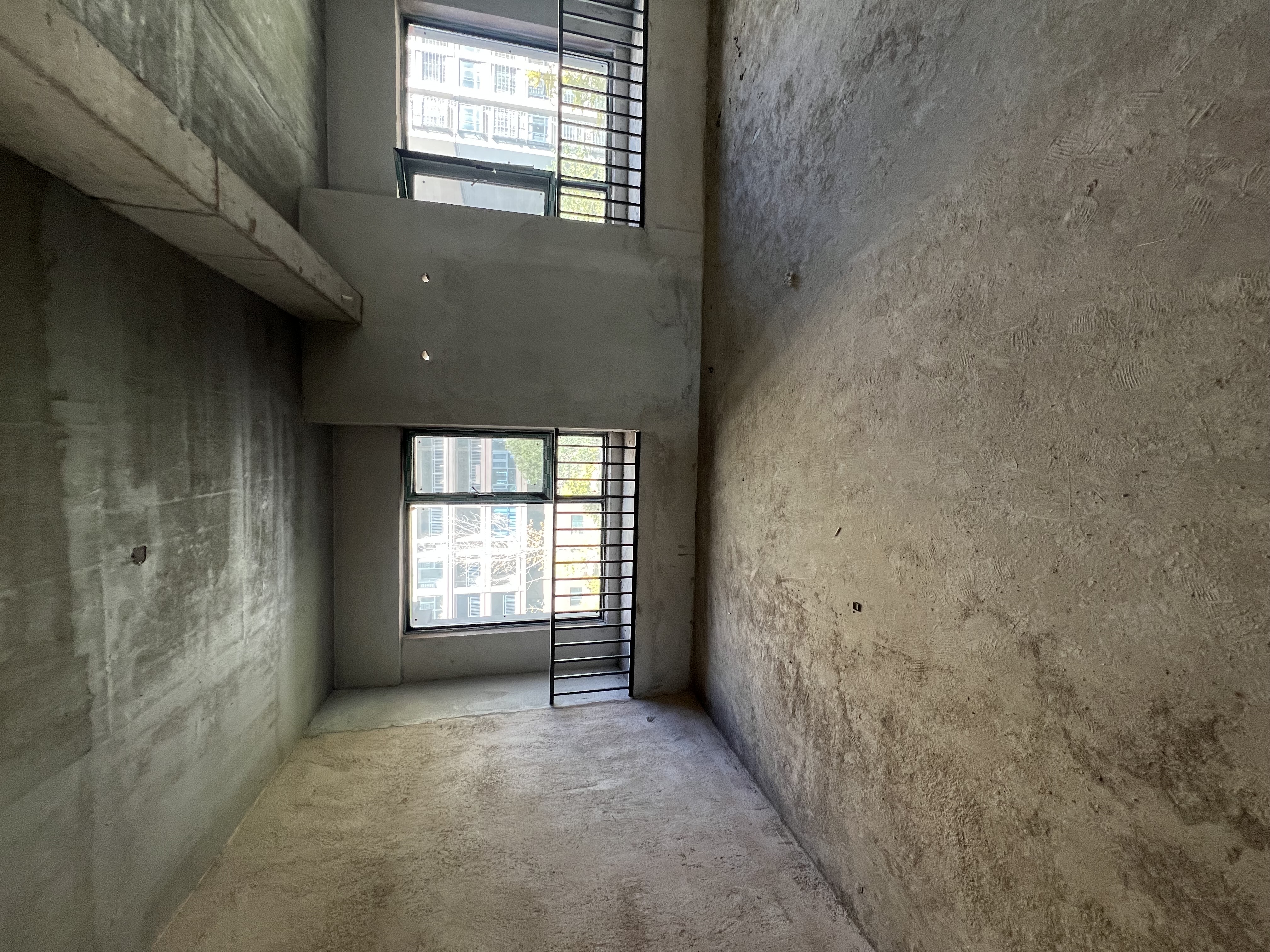 金信园林嘉园  4室2厅2卫    85.8万客厅