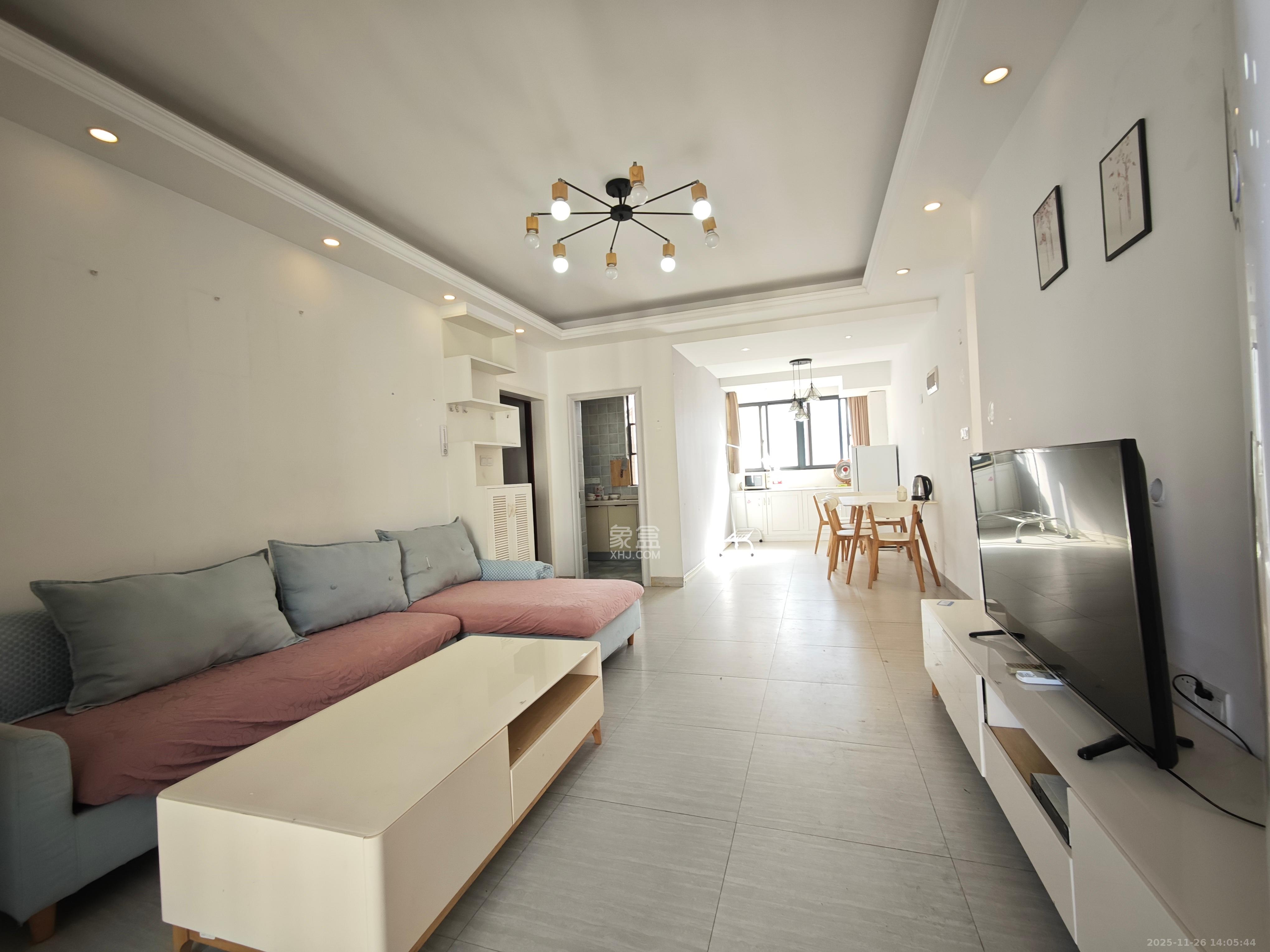 印山蓝色海岸  1室2厅1卫    1800.0元/月室内图1