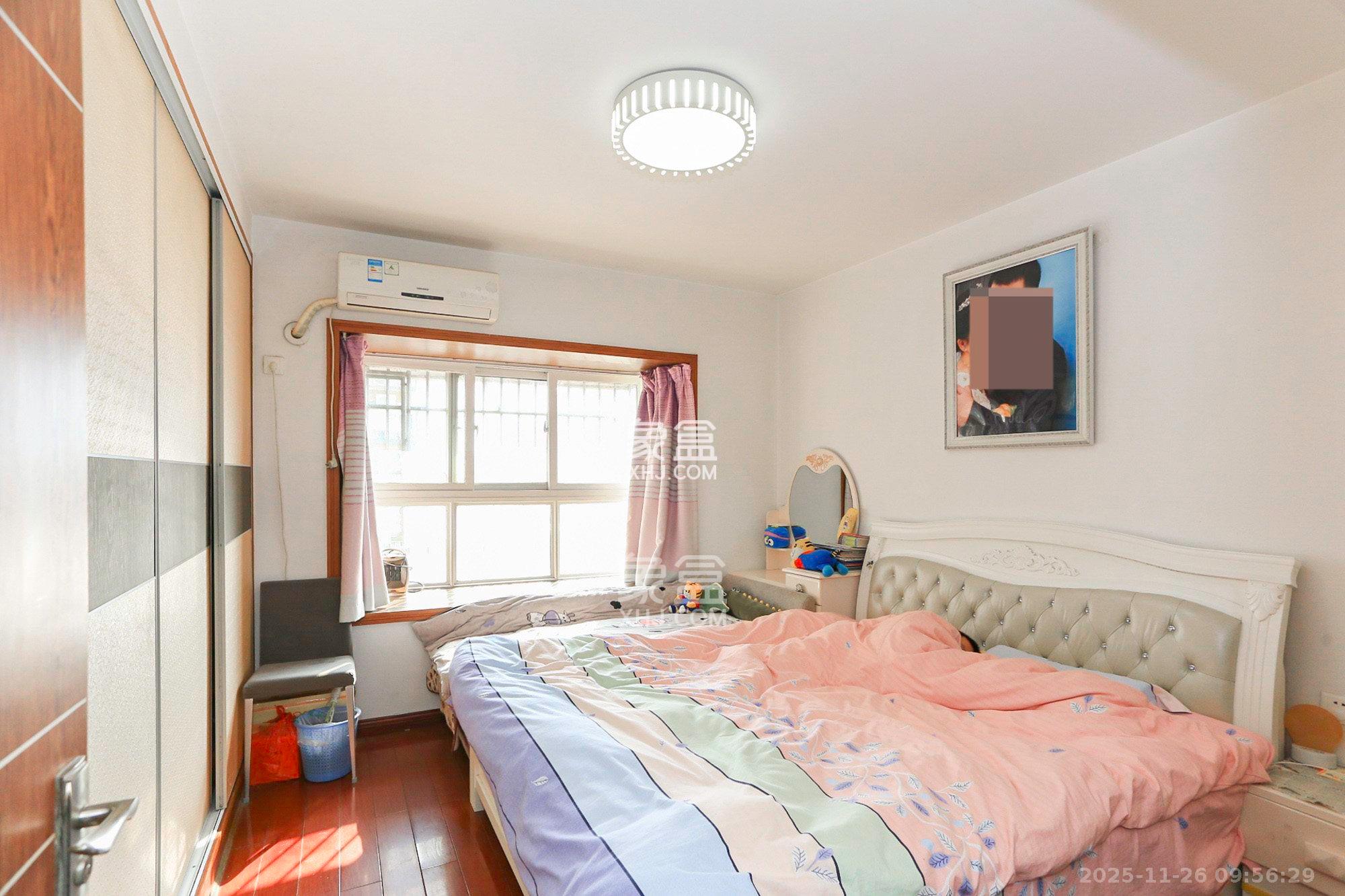 德润园 2室2厅2卫 2000.0元/月 德润园 2室2厅2卫 2000.0元/月室内图