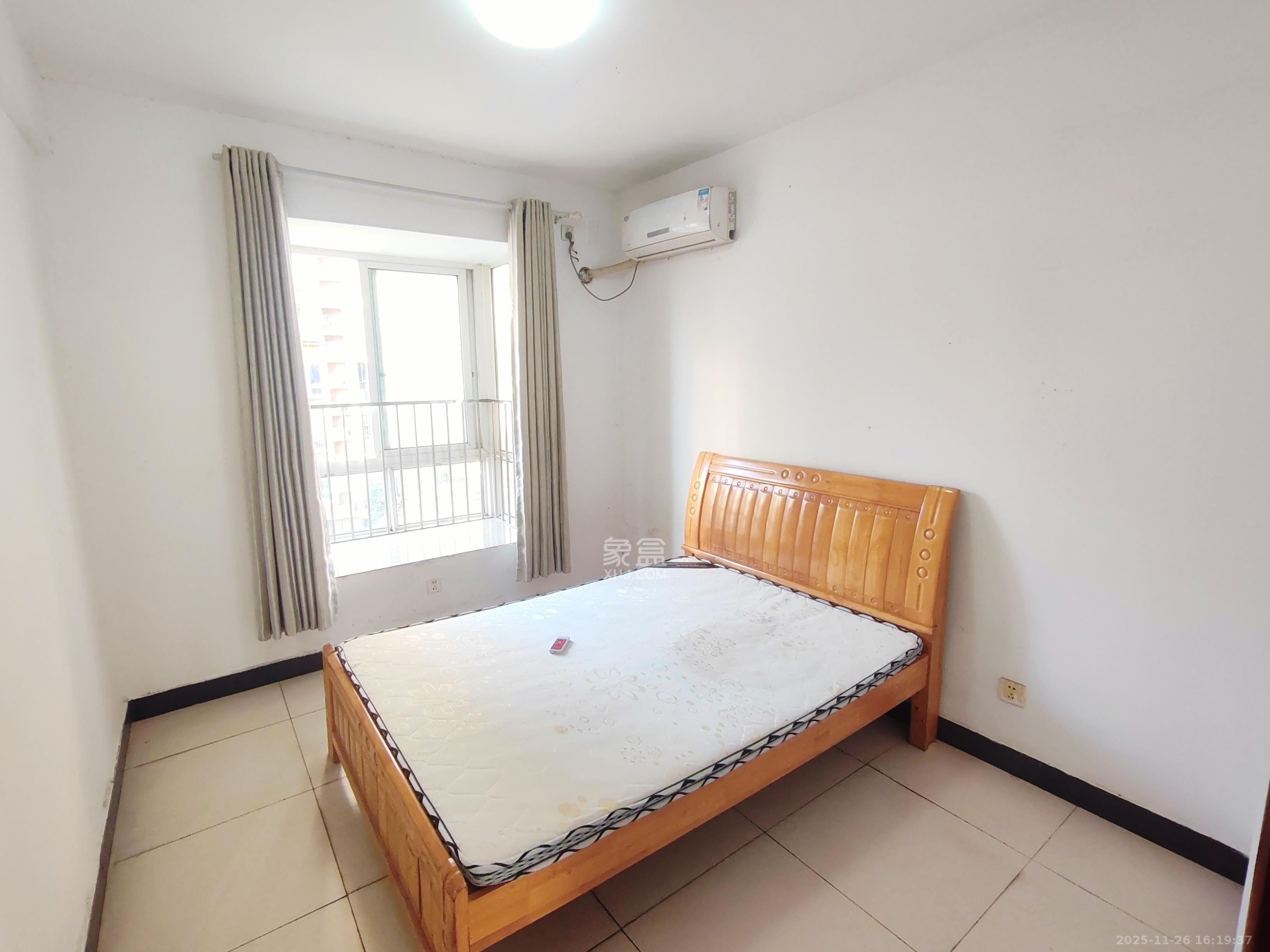 和馨园  4室2厅2卫    2800.0元/月室内图