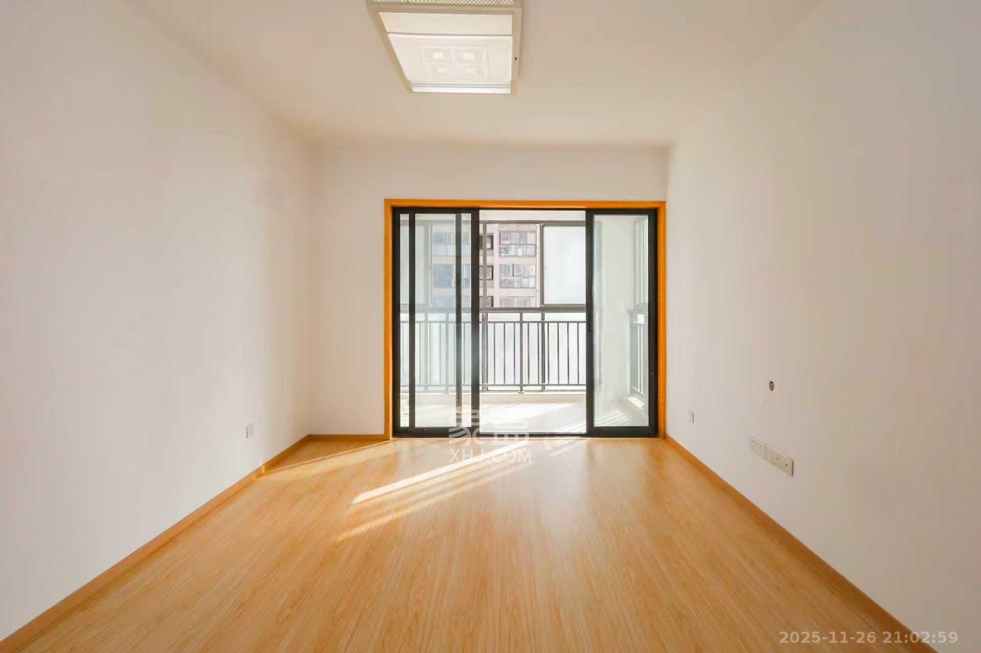 钰龙天下一期  2室2厅1卫    1900.0元/月