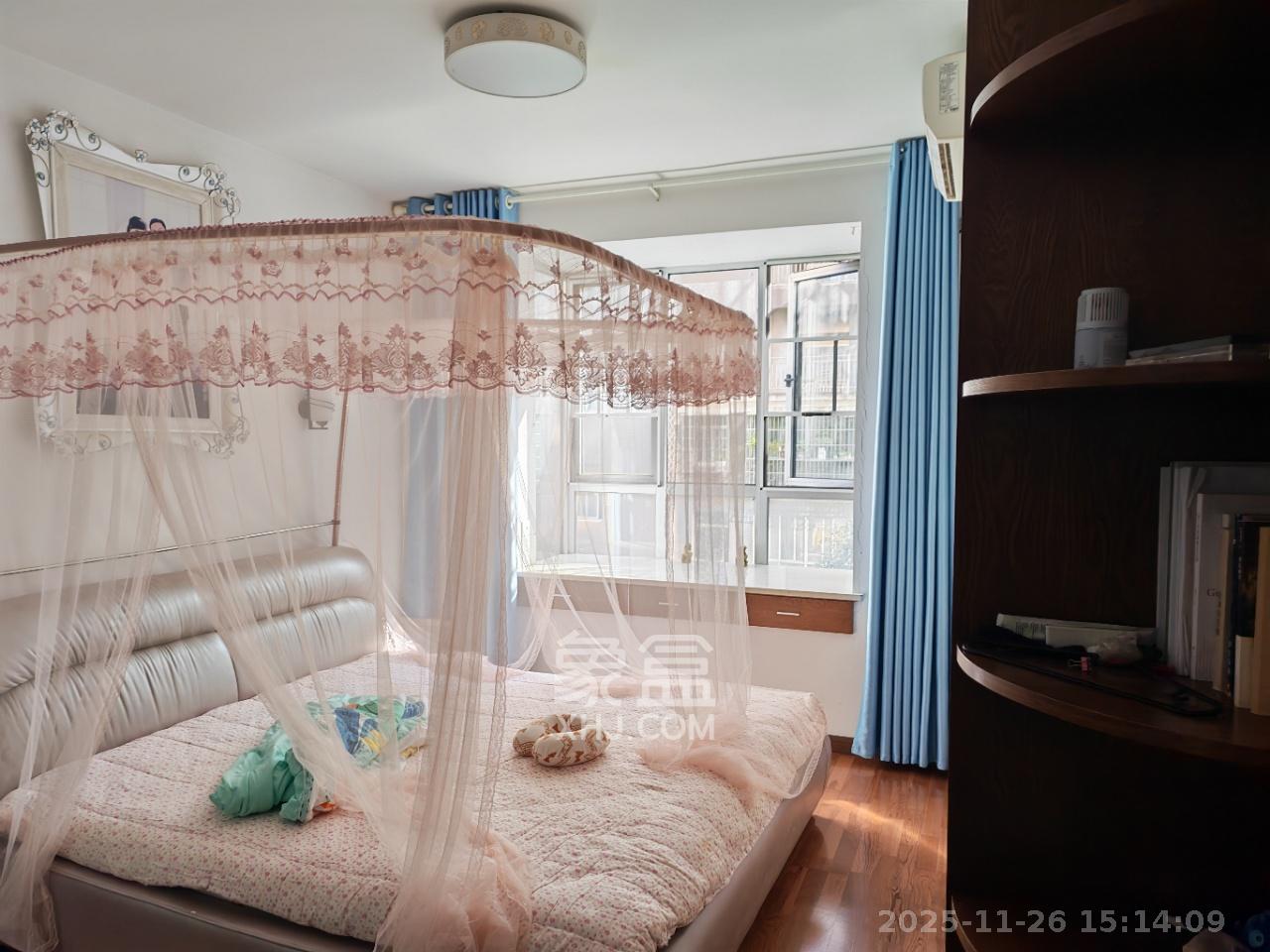 德泽苑 4室2厅2卫 2600.0元/月 德泽苑 4室2厅2卫 2600.0元/月室内图