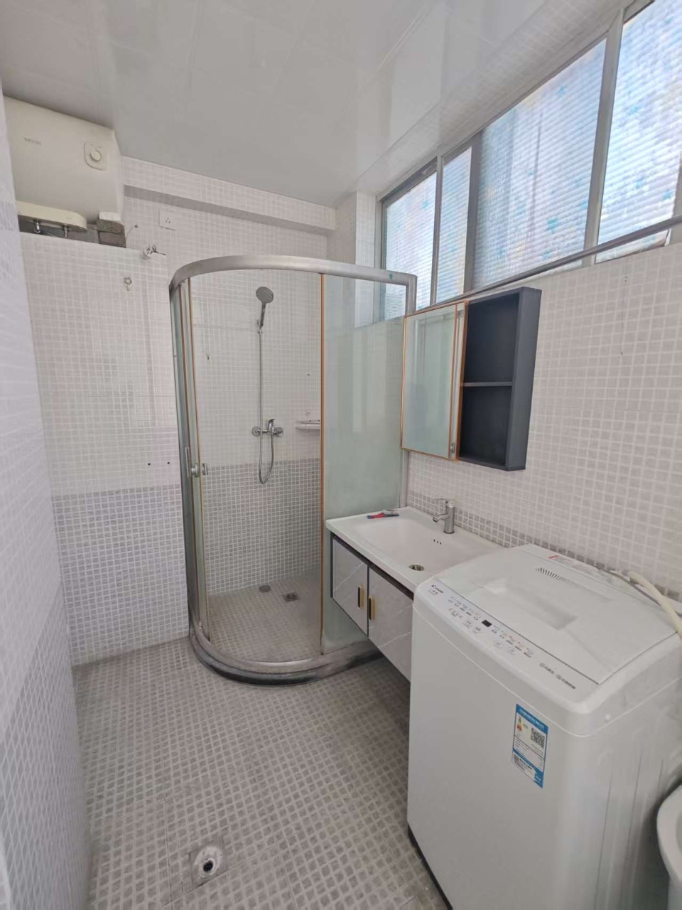 金茂大厦  1室1厅1卫    1900.0元/月室内图