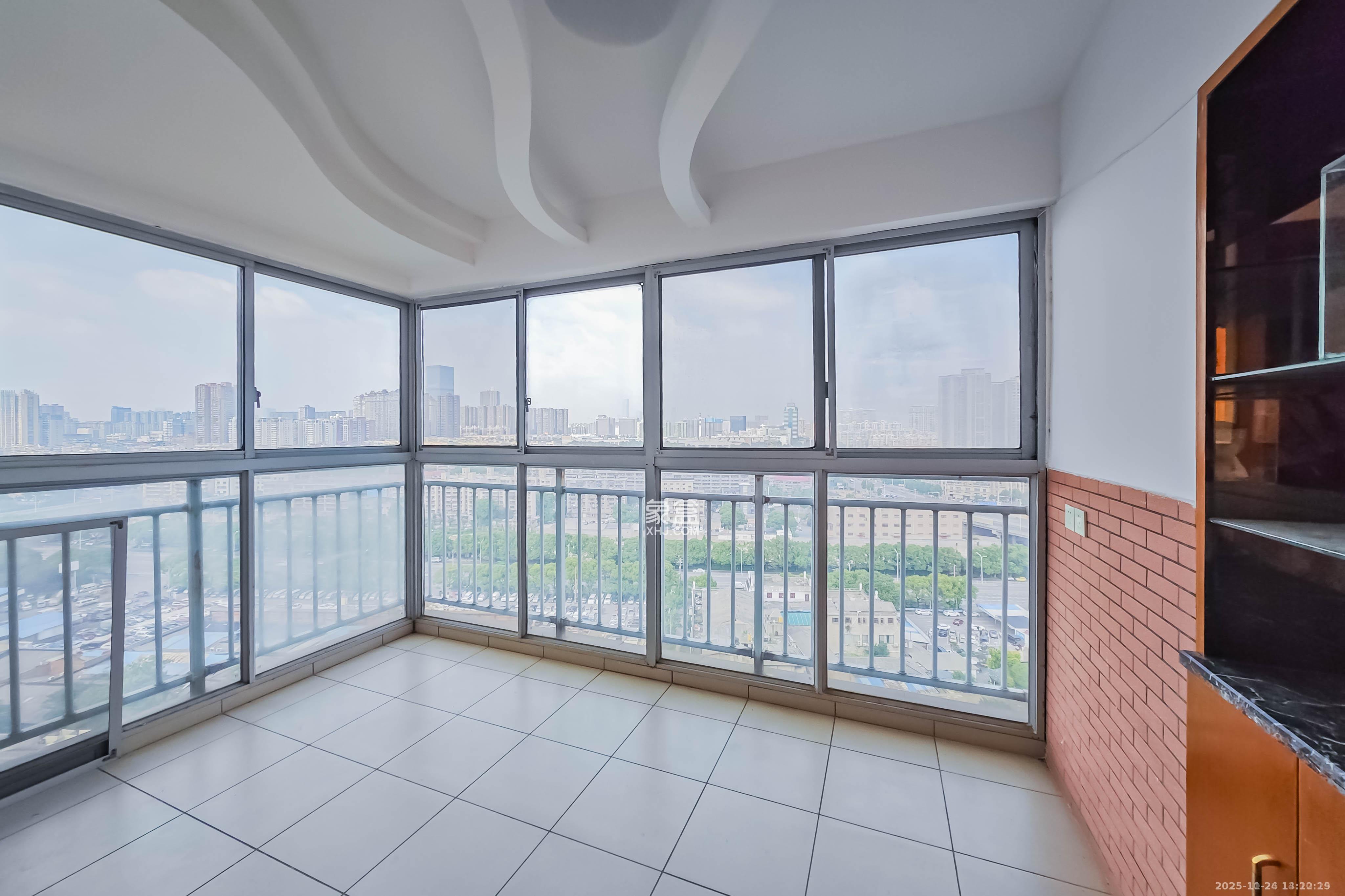 汇城上筑 3室2厅2卫 2300.0元/月 汇城上筑 3室2厅2卫 2300.0元/月室内图