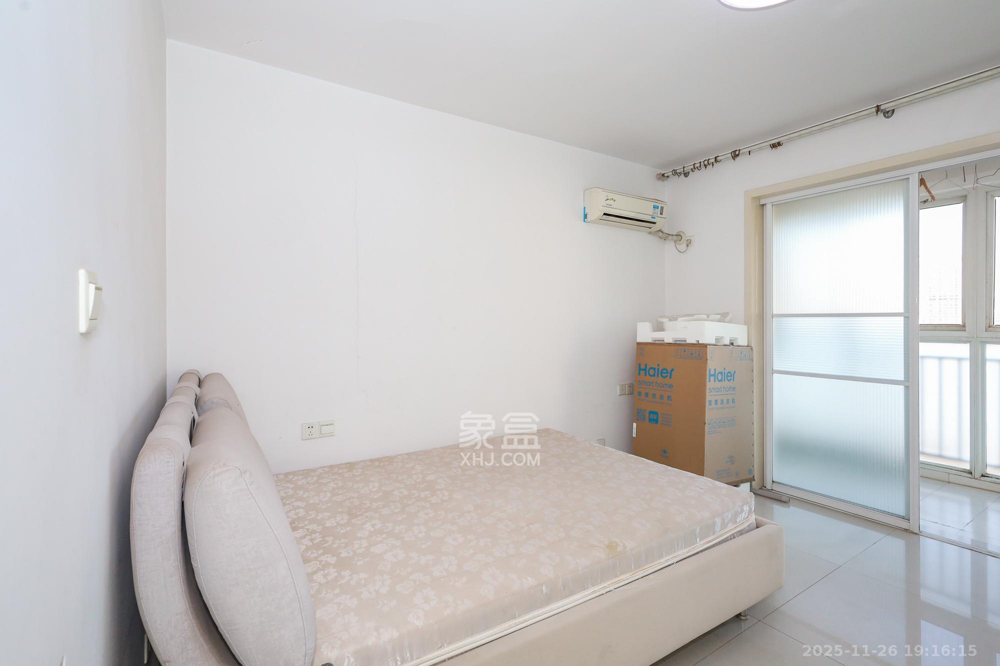 枫林美景  2室2厅1卫    55.0万卧室