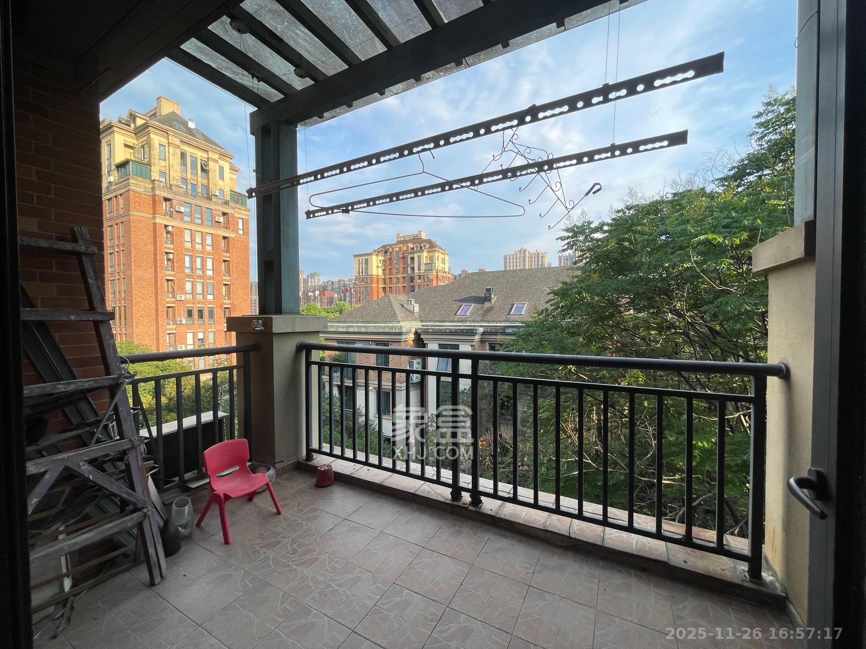 绿城桂花城 4室2厅2卫 2600.0元/月 绿城桂花城 4室2厅2卫 2600.0元/月室内图