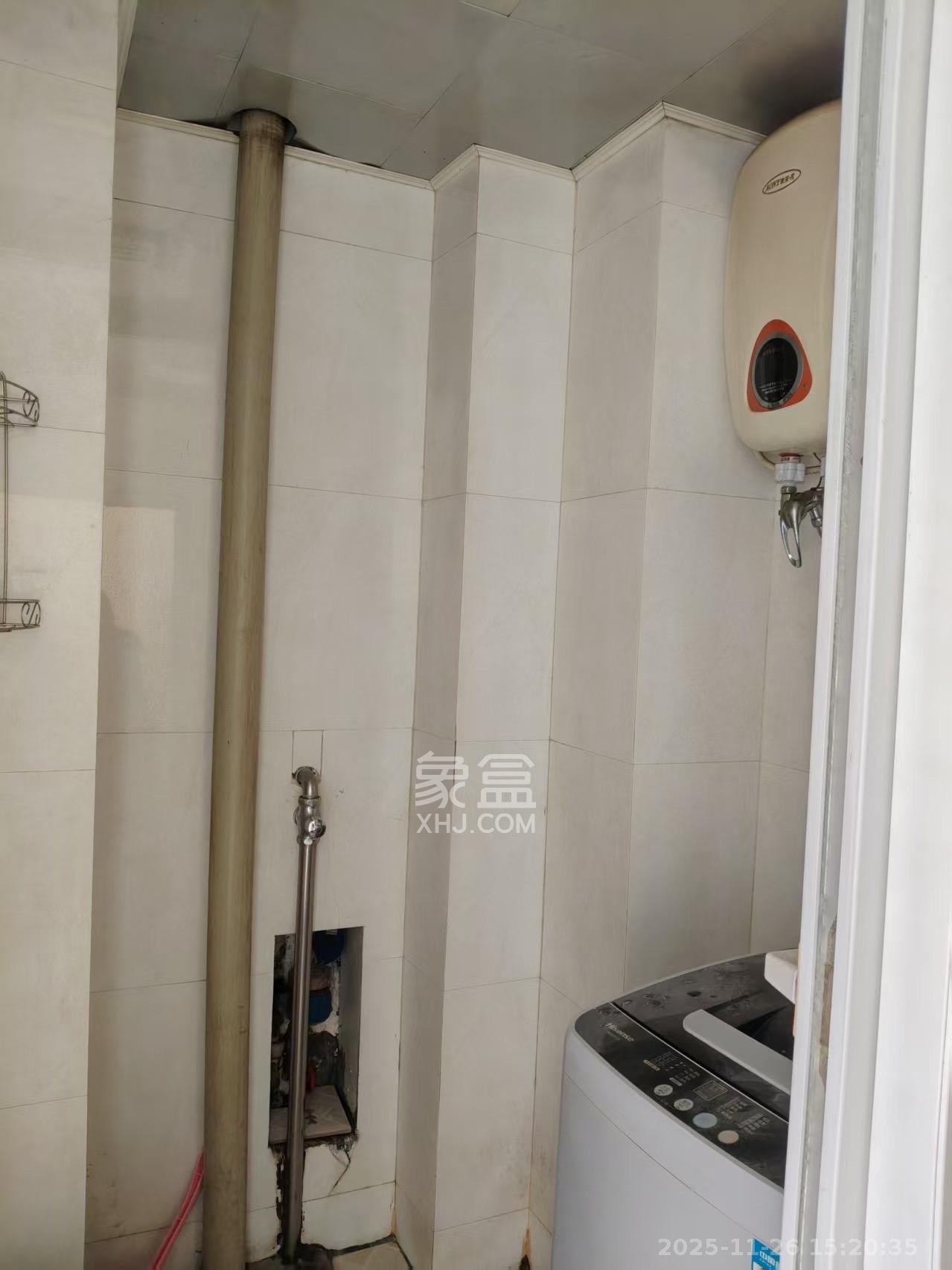 四季美景一、二期 1室1厅1卫 1400.0元/月 四季美景一、二期 1室1厅1卫 1400.0元/月室内图