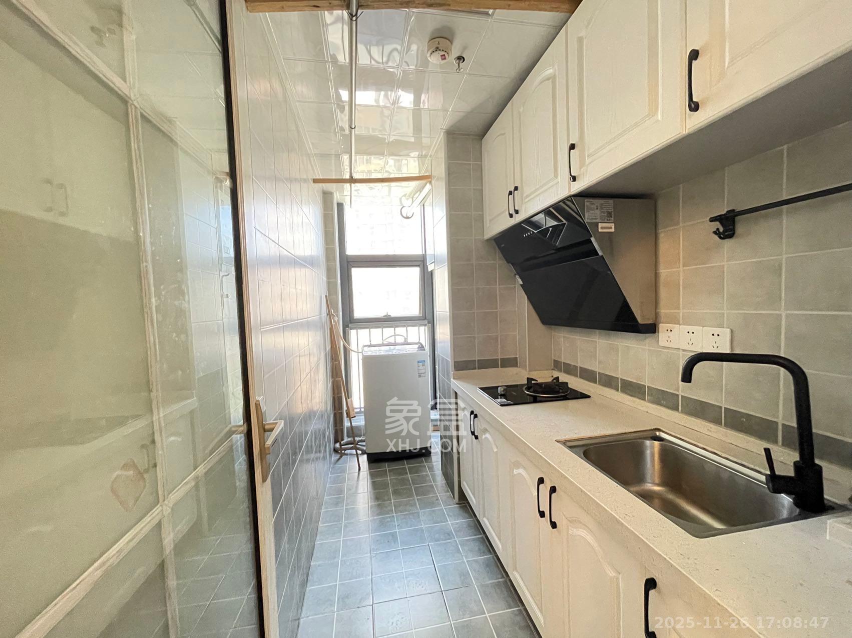 第六都（陆都小区）  1室1厅1卫    1800.0元/月室内图