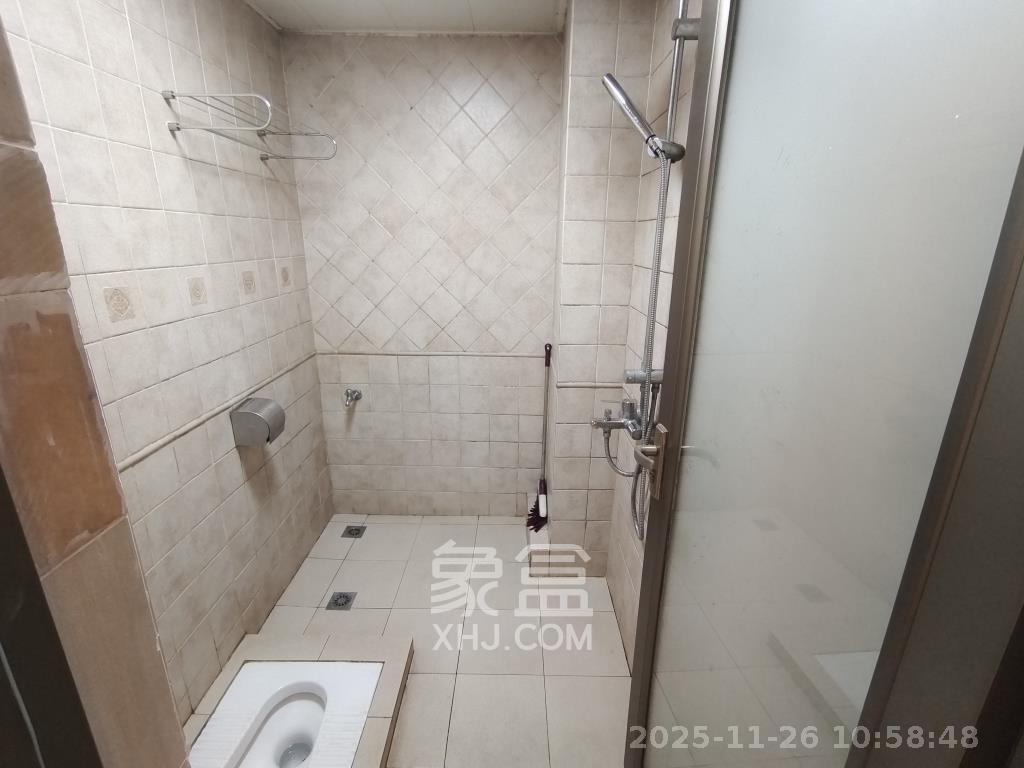 阳光100二期 2室2厅1卫 2200.0元/月 阳光100二期 2室2厅1卫 2200.0元/月室内图