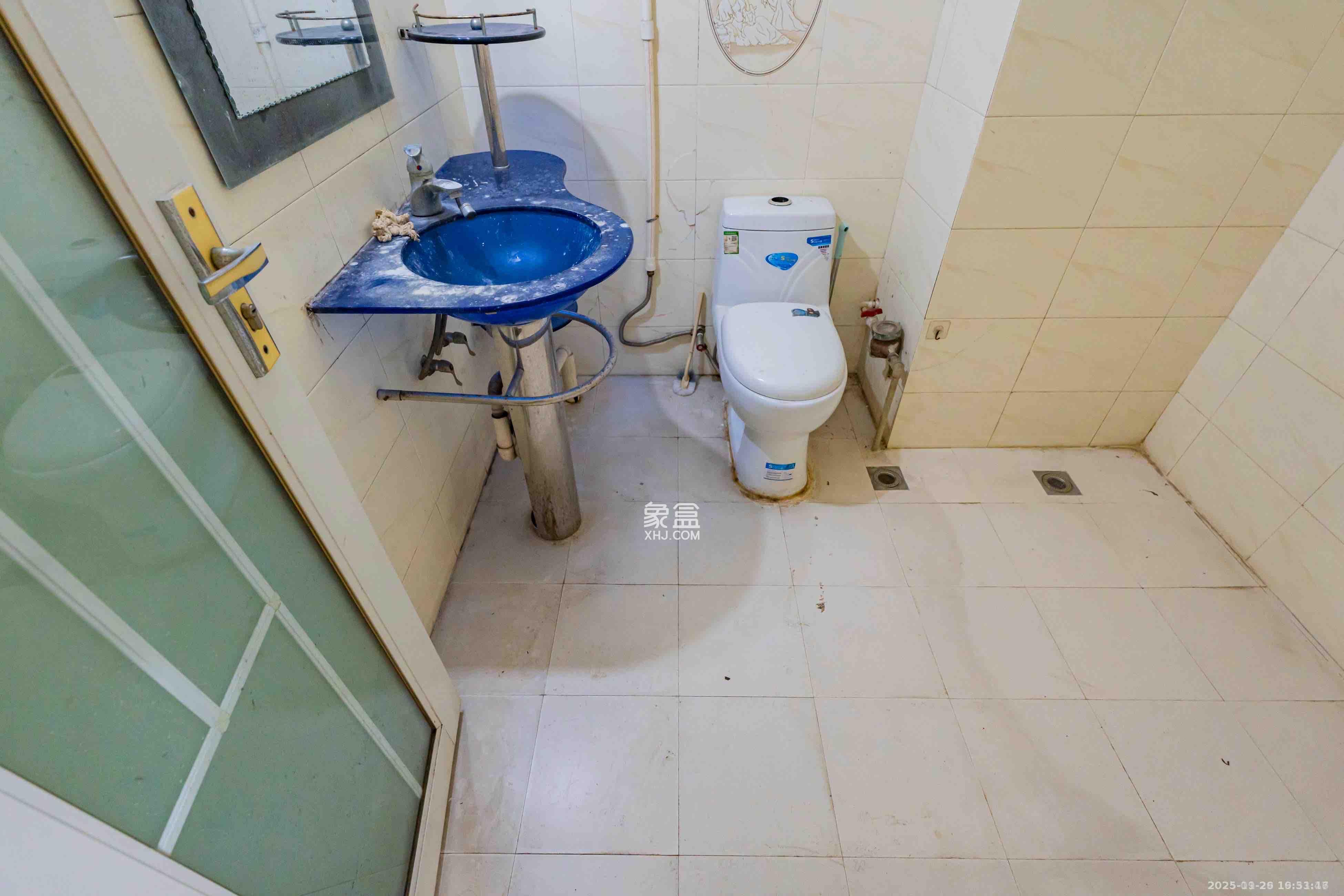 富湘园 3室2厅2卫 2500.0元/月 富湘园 3室2厅2卫 2500.0元/月室内图