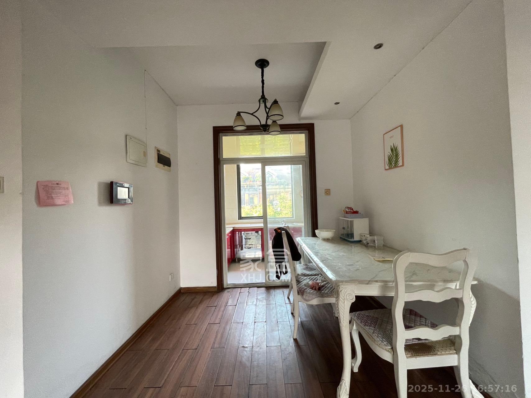 绿城桂花城 4室2厅2卫 2600.0元/月 绿城桂花城 4室2厅2卫 2600.0元/月室内图