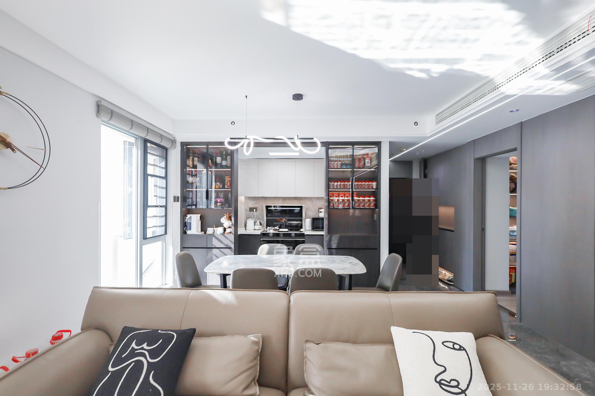 保利天禧D区  4室2厅2卫    238.0万客厅