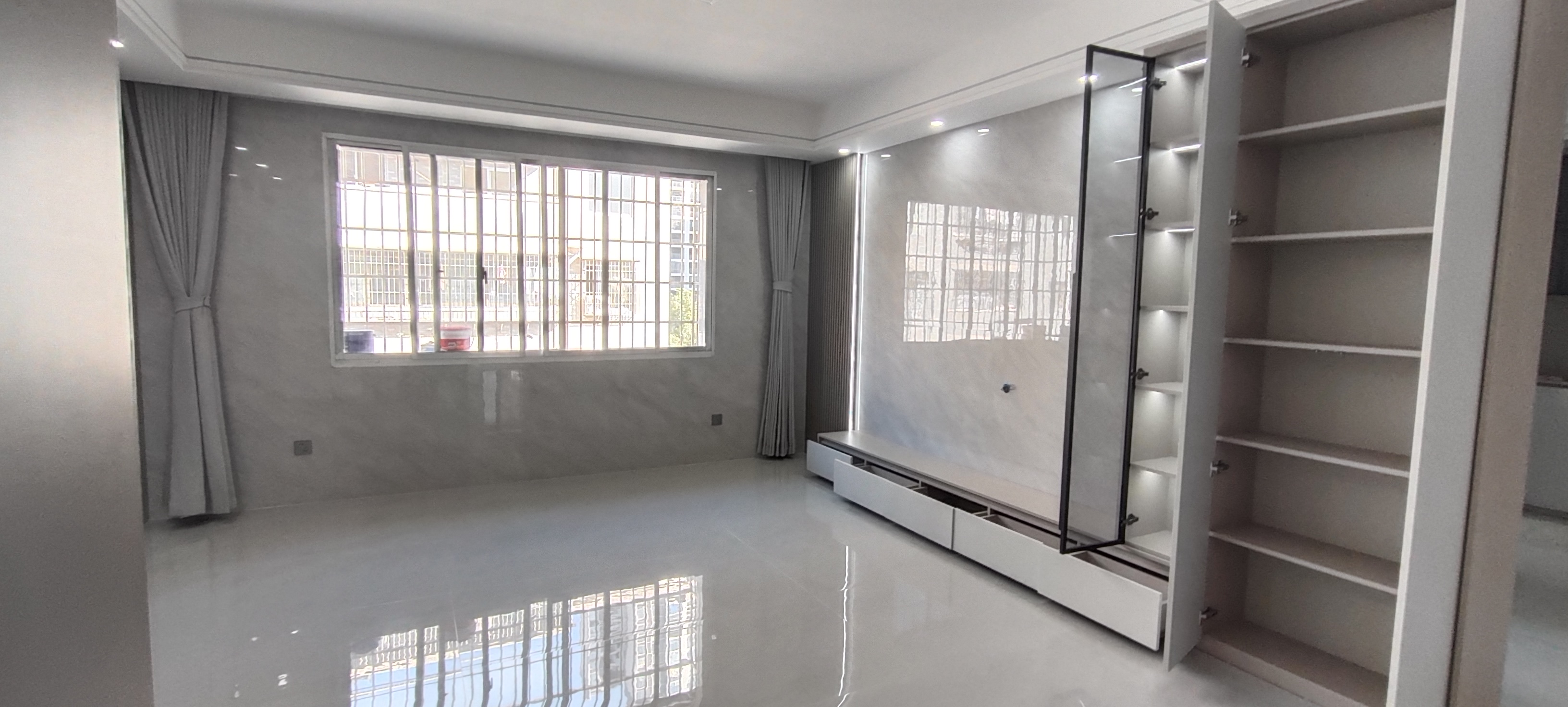 互助小区 1室2厅1卫 2000.0元/月 互助小区 1室2厅1卫 2000.0元/月室内图