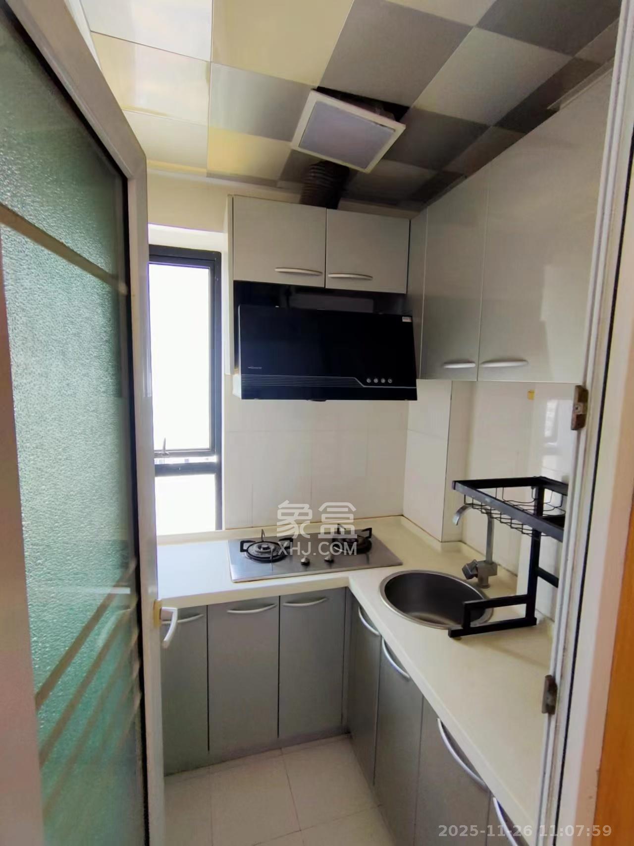 郡原广场  1室1厅1卫    2200.0元/月室内图