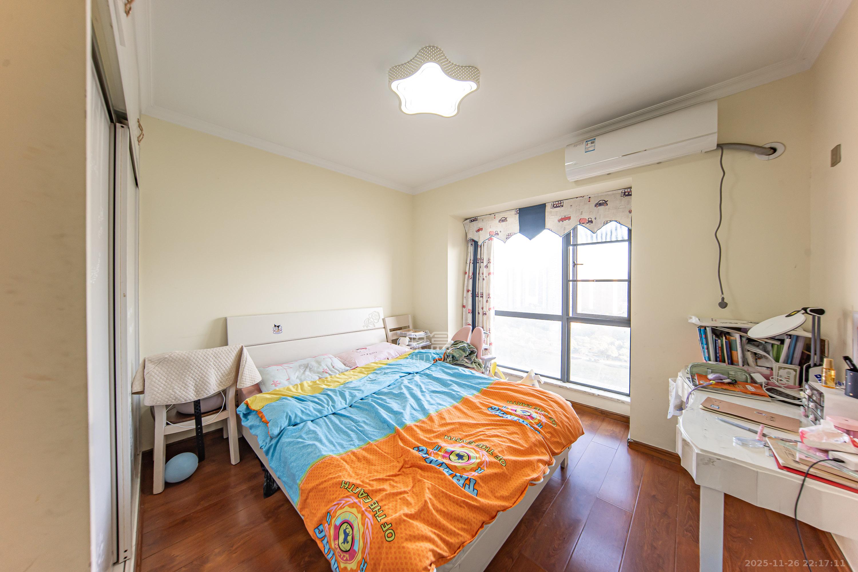 兰亭湾畔 3室2厅2卫 109.0万 兰亭湾畔 3室2厅2卫 109.0万卧室