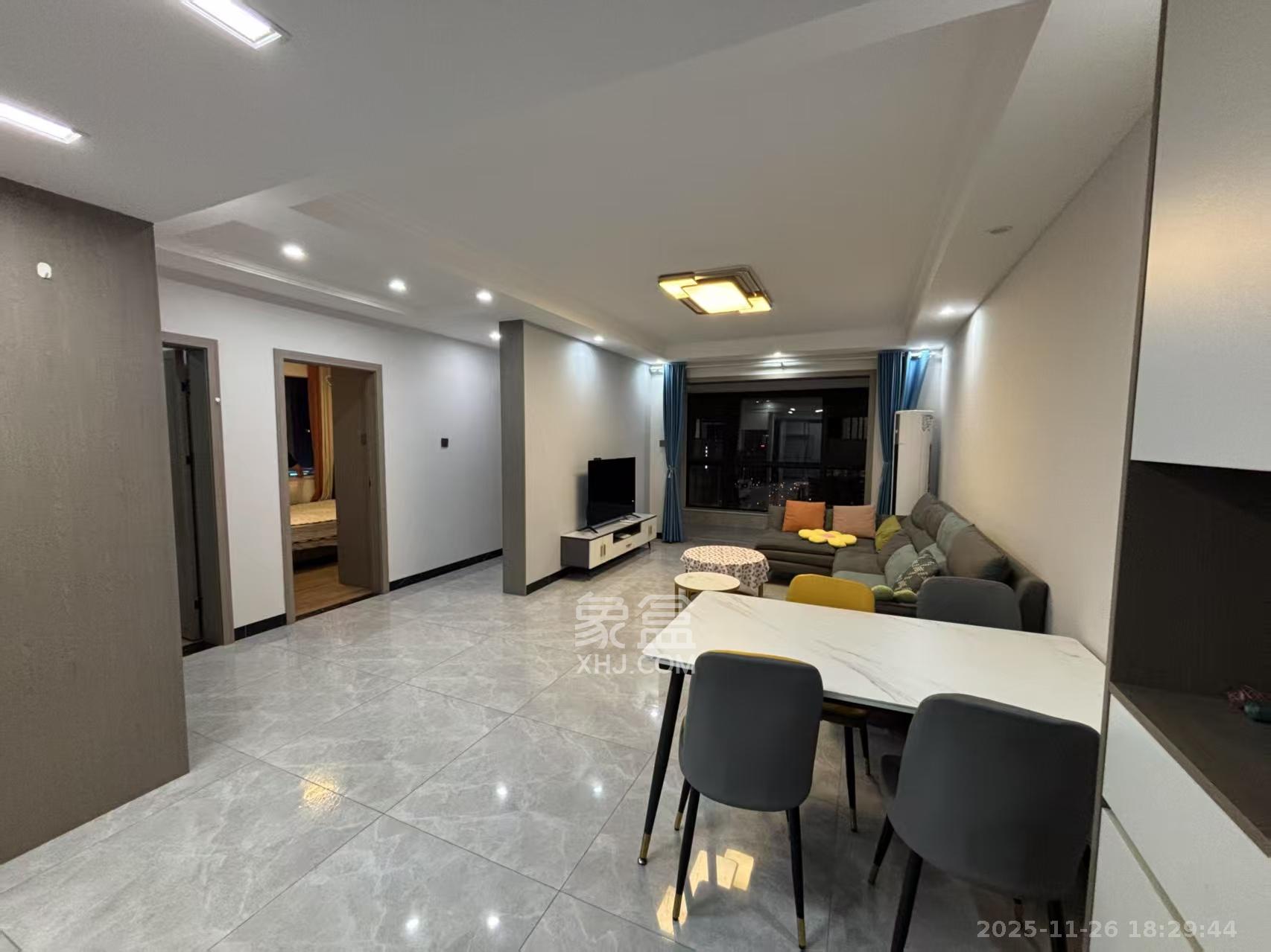 星湖湾二期高层 3室2厅1卫 2400.0元/月 星湖湾二期高层 3室2厅1卫 2400.0元/月室内图