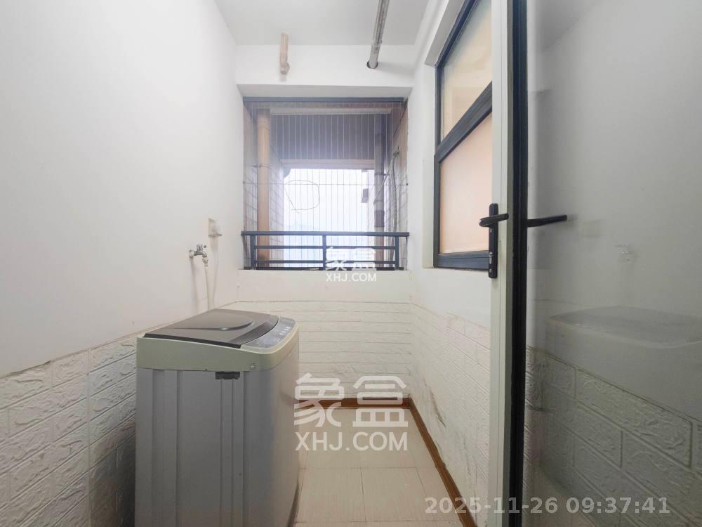 五矿万境水岸三期  3室2厅2卫    2500.0元/月室内图